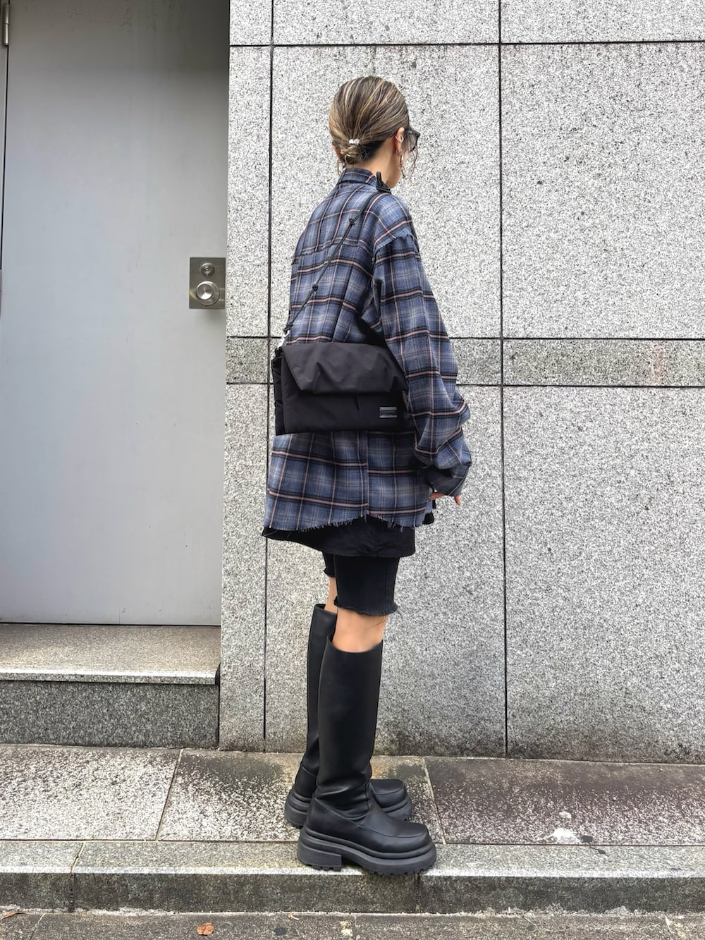 「チェック、秋服準備はじめました、秋のコーデ、秋服、休日スタイル、今日のコーデ、サングラス、チェックシャツ、秋、秋コーデ、秋冬コーデ、秋冬、秋色、ブーツ、青チェック」｜「A.D.S.R.のADSR/エーディーエスアール/MONK(モンク)（サングラス、ブルー系）」を使った、hanae maruiさん（レディース・156cm）の秋コーディネートの3枚目の写真