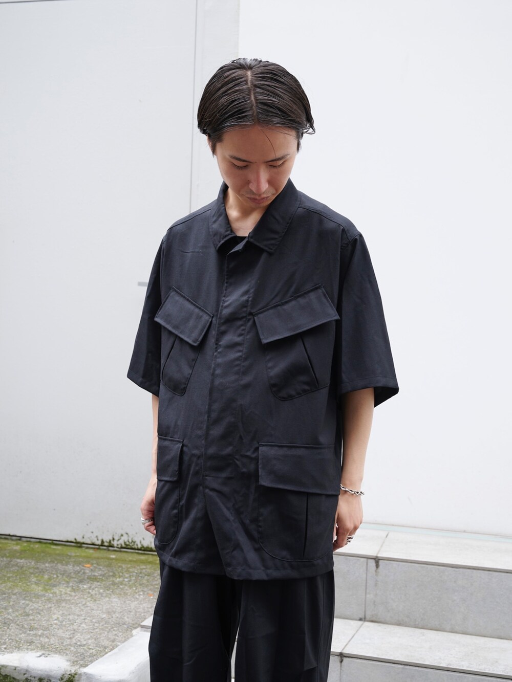 「このスタイルがお気に入り、シンプルコーデ、カジュアル、オトナカジュアル」｜「markaのSTUDIOUS別注 S/S FATIGUE  JKT（シャツ/ブラウス、ブラック系）」を使った、yoshidaさん（メンズ・169cm）の夏コーディネートの5枚目の写真