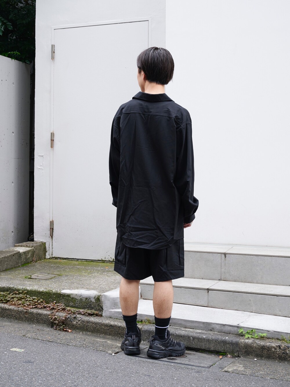 「このスタイルがお気に入り、シンプルコーデ、休日スタイル、夏コーデ」｜「markaのSTUDIOUS別注 SKIPPER SH（シャツ/ブラウス、ブラック系）」を使った、yoshidaさん（メンズ・169cm）の夏コーディネートの3枚目の写真