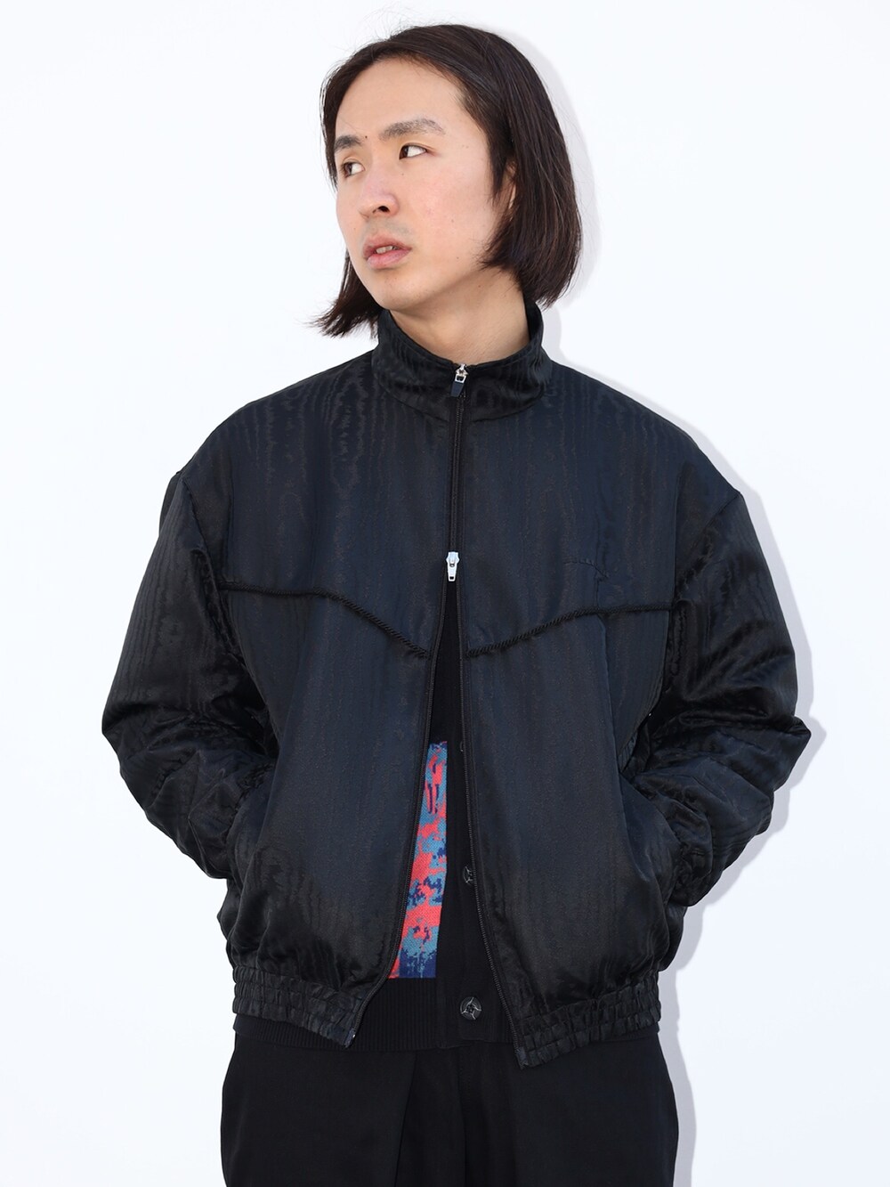 「シンプル、ビッグシルエット、ブラック、ワイドデニム、今日のコーデ、デニム、24ssトレンド」｜「JOHN LAWRENCE SULLIVANのRIGID DENIM WIDE PANTS（デニムパンツ、ブラック系）」を使った、yoshidaさん（メンズ・169cm）の冬コーディネートの5枚目の写真