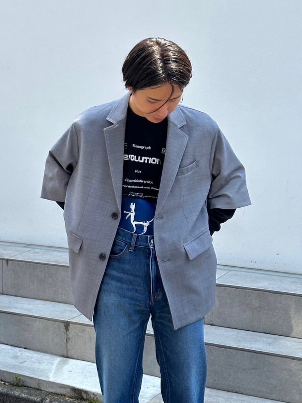 「メンズコーデ」｜「LiNoHのTW OVER TAILORED HALF JKT（テーラードジャケット、グレー系）」を使った、yoshidaさん（メンズ・169cm）の春コーディネートの4枚目の写真