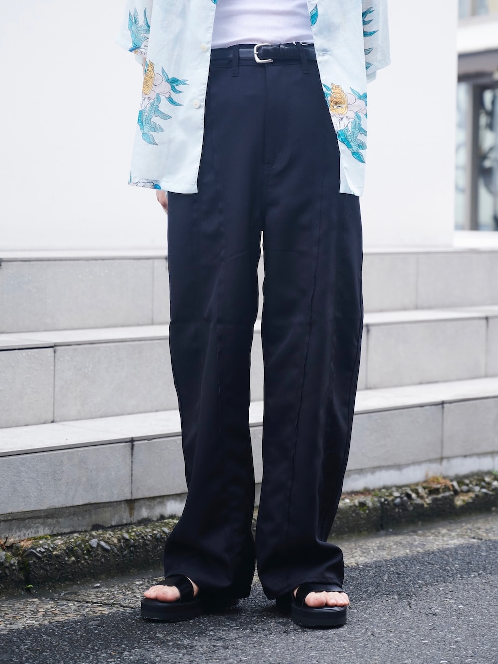 「シンプルスタイル、オープンカラーシャツ、きれいめカジュアル」｜「JiedaのALOHA LONE SHIRTS S/S（シャツ/ブラウス、グリーン系）」を使った、yoshidaさん（メンズ・169cm）の夏コーディネートの5枚目の写真