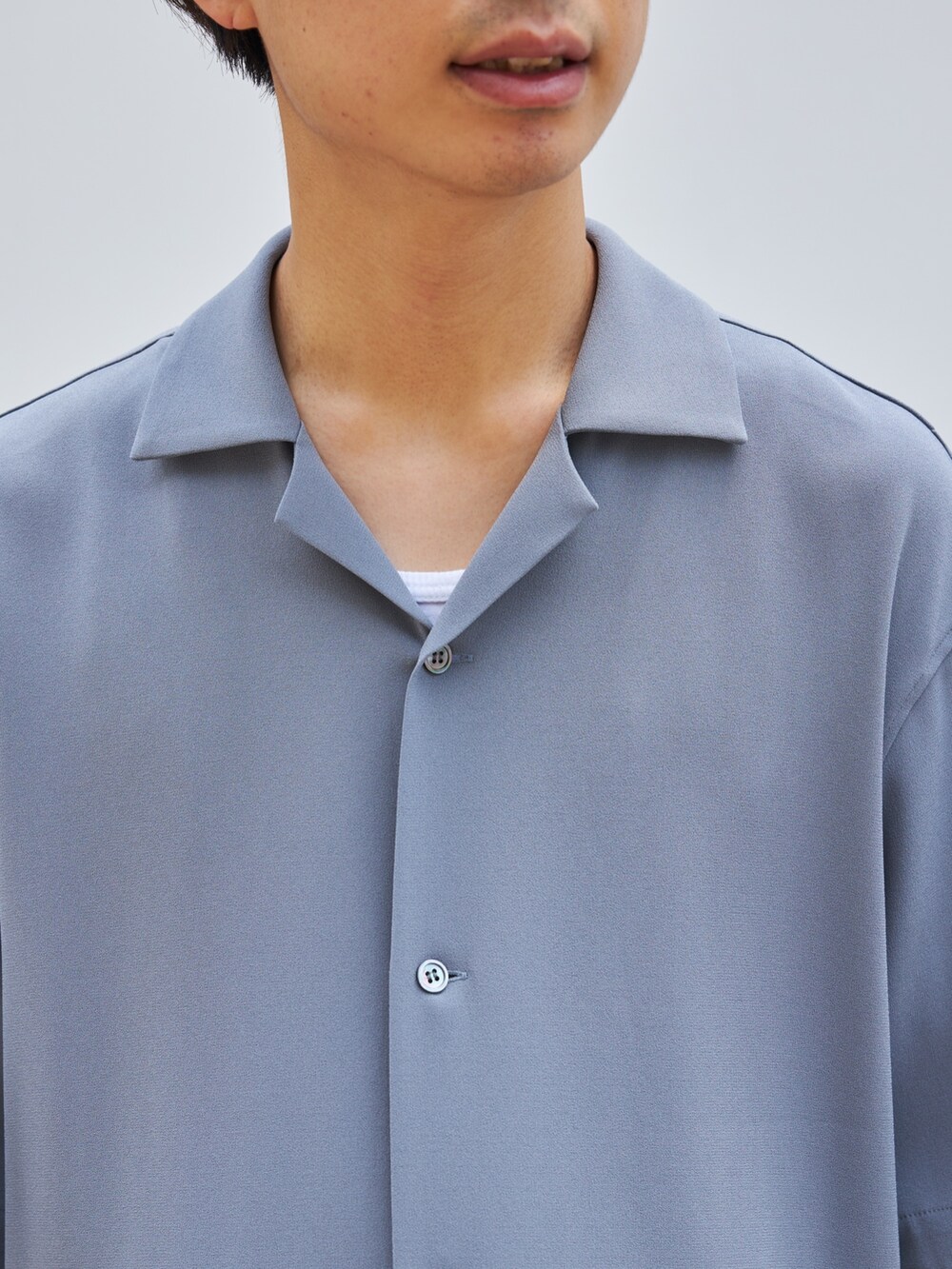 「このスタイルがお気に入り、夏、シャツスタイル」｜「cityのGEORGETTE  OPEN COLLAR SHIRTS S/S（シャツ/ブラウス、グレー系）」を使った、yoshidaさん（メンズ・169cm）の夏コーディネートの4枚目の写真