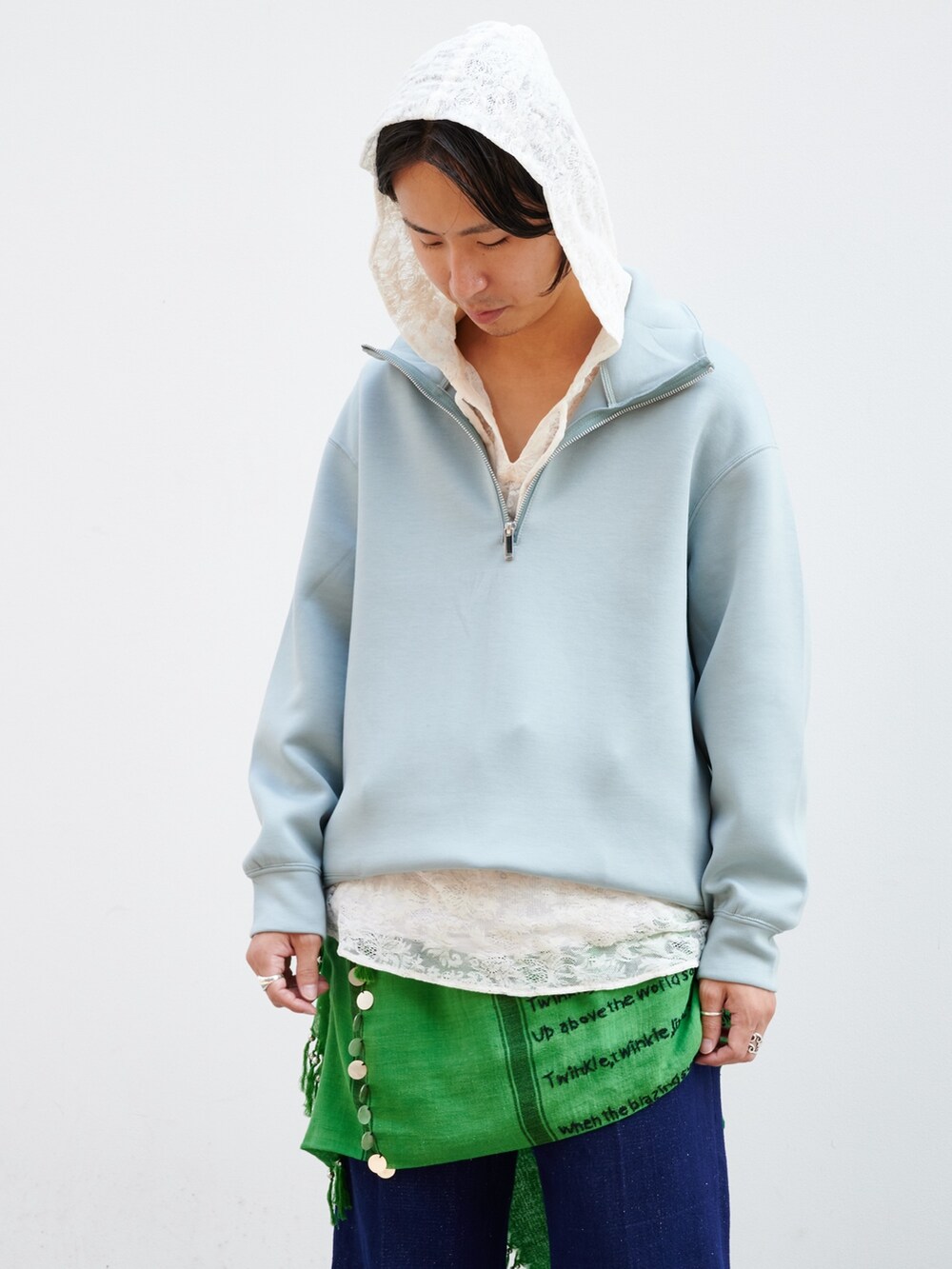 「秋服まるっと大公開、淡色コーデ、秋コーデ、お洒落さんとつながりたい、ootd、ゆるコーデ、いいね、save、フォローお願いします🤑、ハーフジップ、重ね着ベストシーズン」｜「STUDIOUSのZEROグラビティハーフジップ（スウェット、グリーン系）」を使った、yoshidaさん（メンズ・169cm）の秋コーディネートの4枚目の写真