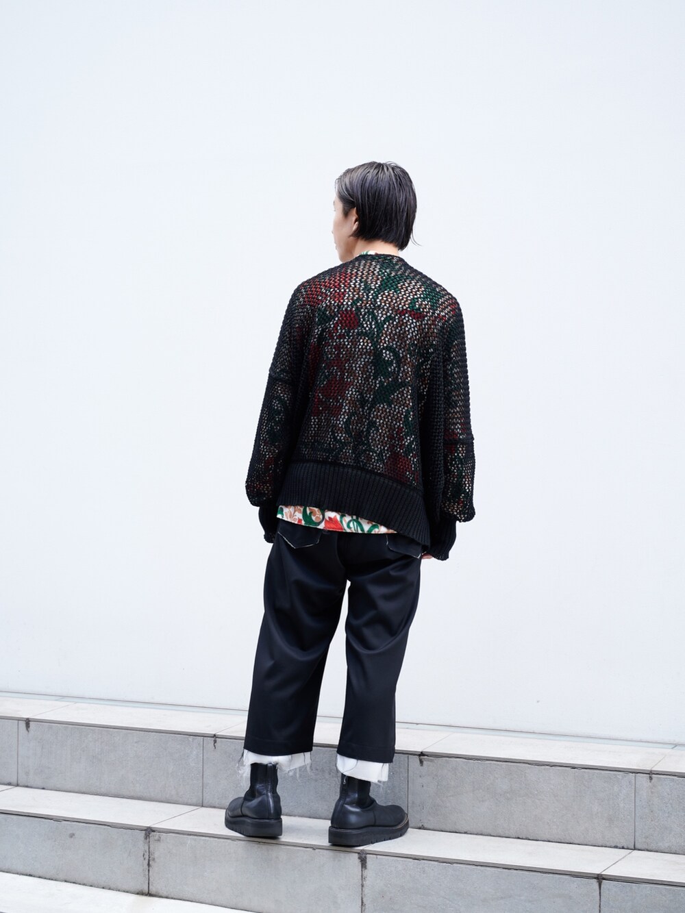 「アツいコーデ全部見せ、ラフ」｜「sulvamの【sulvam/サルバム】CLASSIC PANTS（スラックス、ブラック系）」を使った、yoshidaさん（メンズ・169cm）の夏コーディネートの3枚目の写真