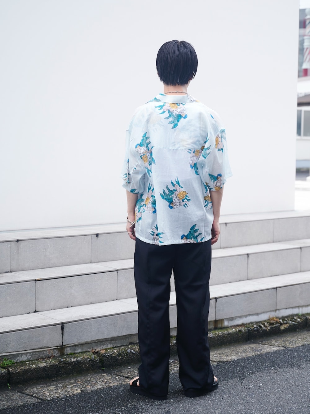 「シンプルスタイル、オープンカラーシャツ、きれいめカジュアル」｜「JiedaのALOHA LONE SHIRTS S/S（シャツ/ブラウス、グリーン系）」を使った、yoshidaさん（メンズ・169cm）の夏コーディネートの3枚目の写真