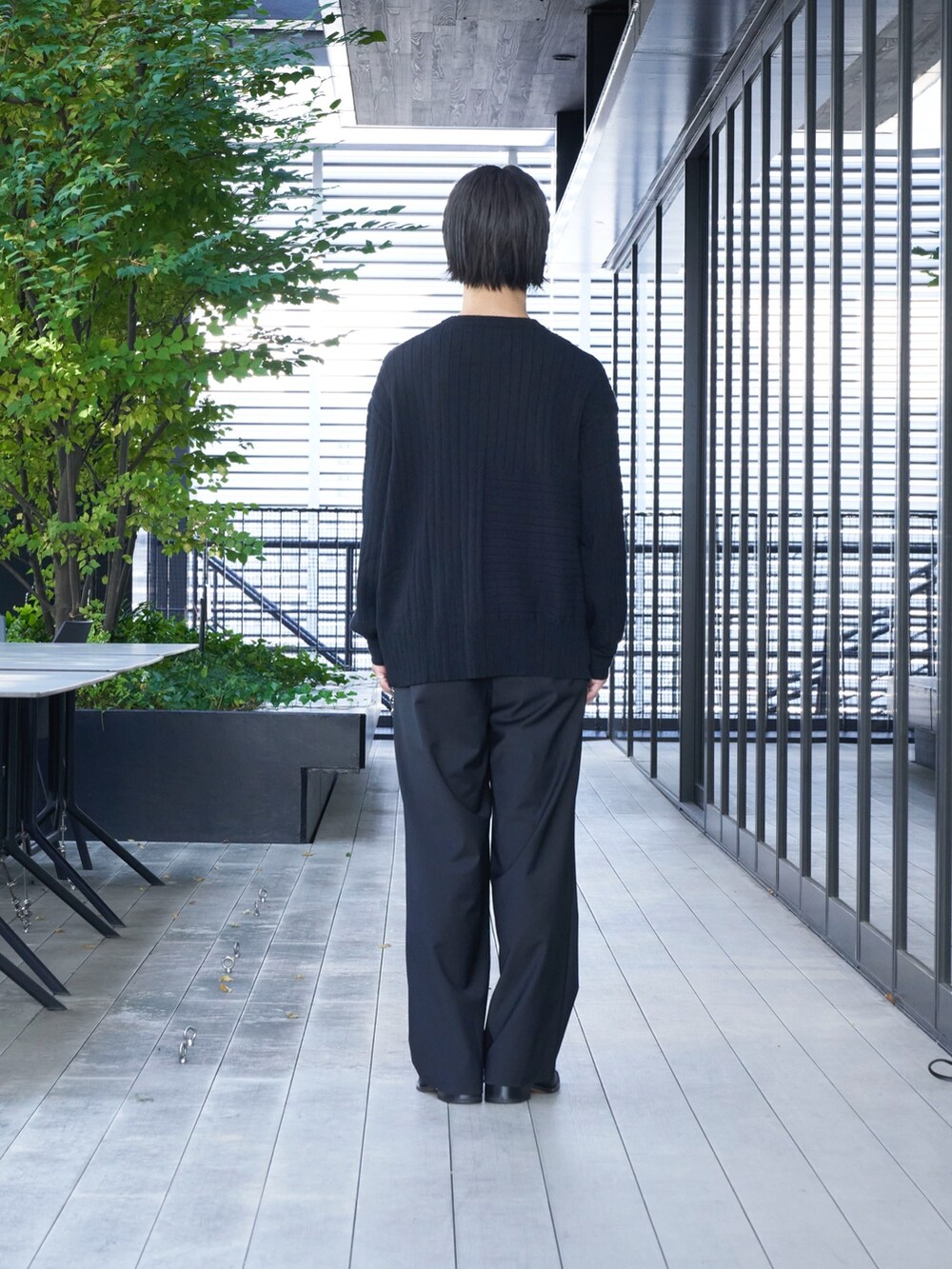「シンプルコーデ」｜「cityのRIB CREW NECK KNIT PO/リブクルーネックニットプルオーバー（ニット/セーター、ブラック系）」を使った、yoshidaさん（メンズ・169cm）の秋コーディネートの3枚目の写真