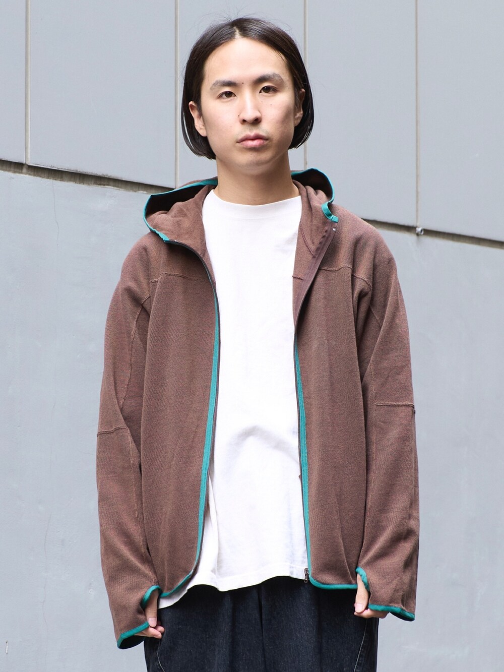「お出かけコーデ、メンズファッション、休日スタイル、春、デニム、24ssトレンド」｜「JiedaのDRAPING DENIM PANTS（デニムパンツ、ブラック系）」を使った、yoshidaさん（メンズ・169cm）の冬コーディネートの5枚目の写真