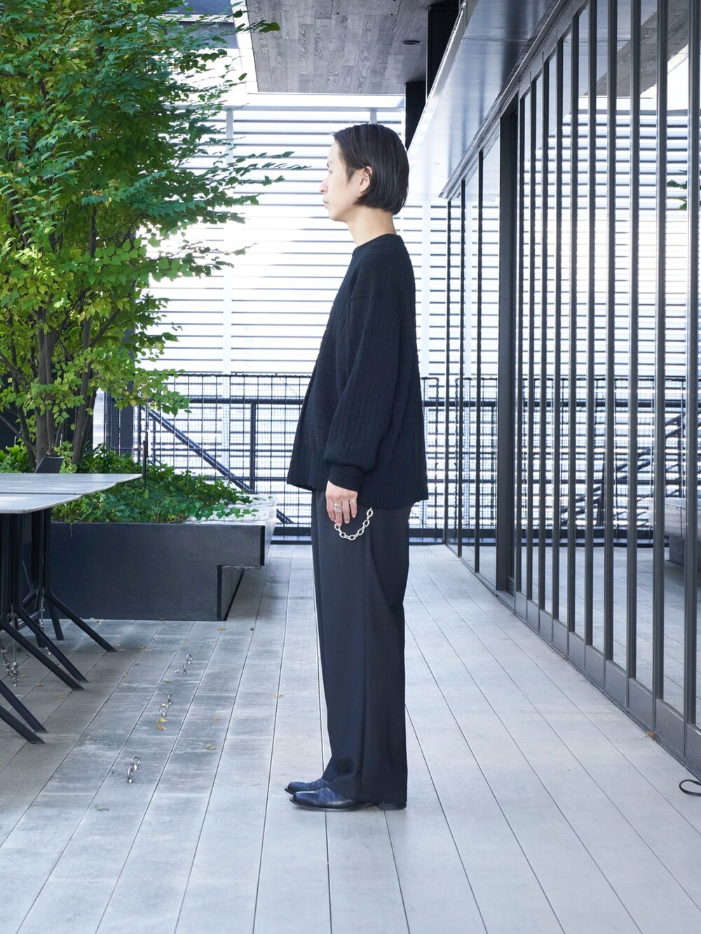 「シンプルコーデ」｜「cityのRIB CREW NECK KNIT PO/リブクルーネックニットプルオーバー（ニット/セーター、ブラック系）」を使った、yoshidaさん（メンズ・169cm）の秋コーディネートの2枚目の写真