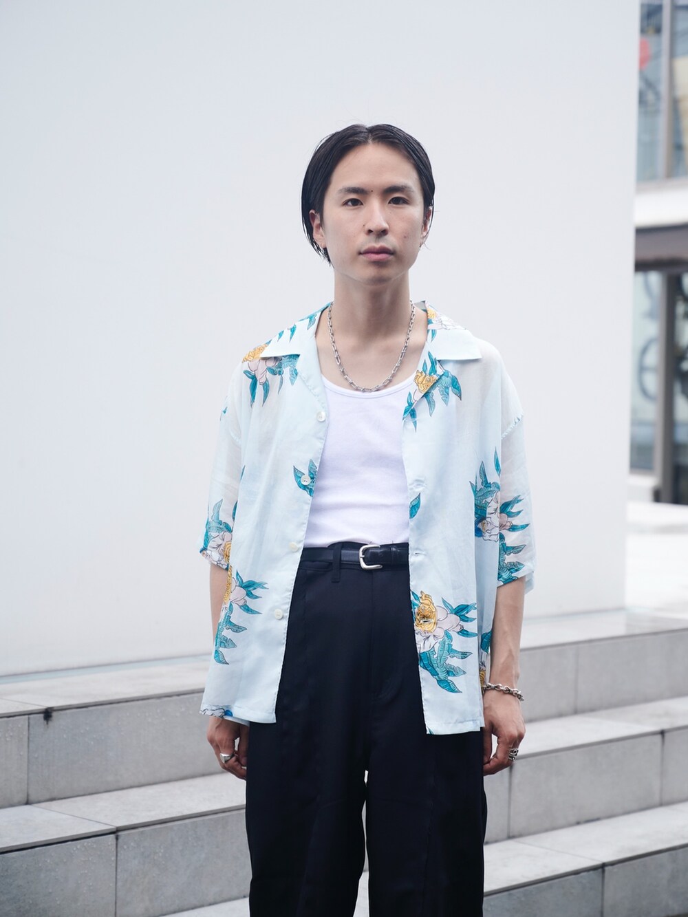 「シンプルスタイル、オープンカラーシャツ、きれいめカジュアル」｜「JiedaのALOHA LONE SHIRTS S/S（シャツ/ブラウス、グリーン系）」を使った、yoshidaさん（メンズ・169cm）の夏コーディネートの4枚目の写真