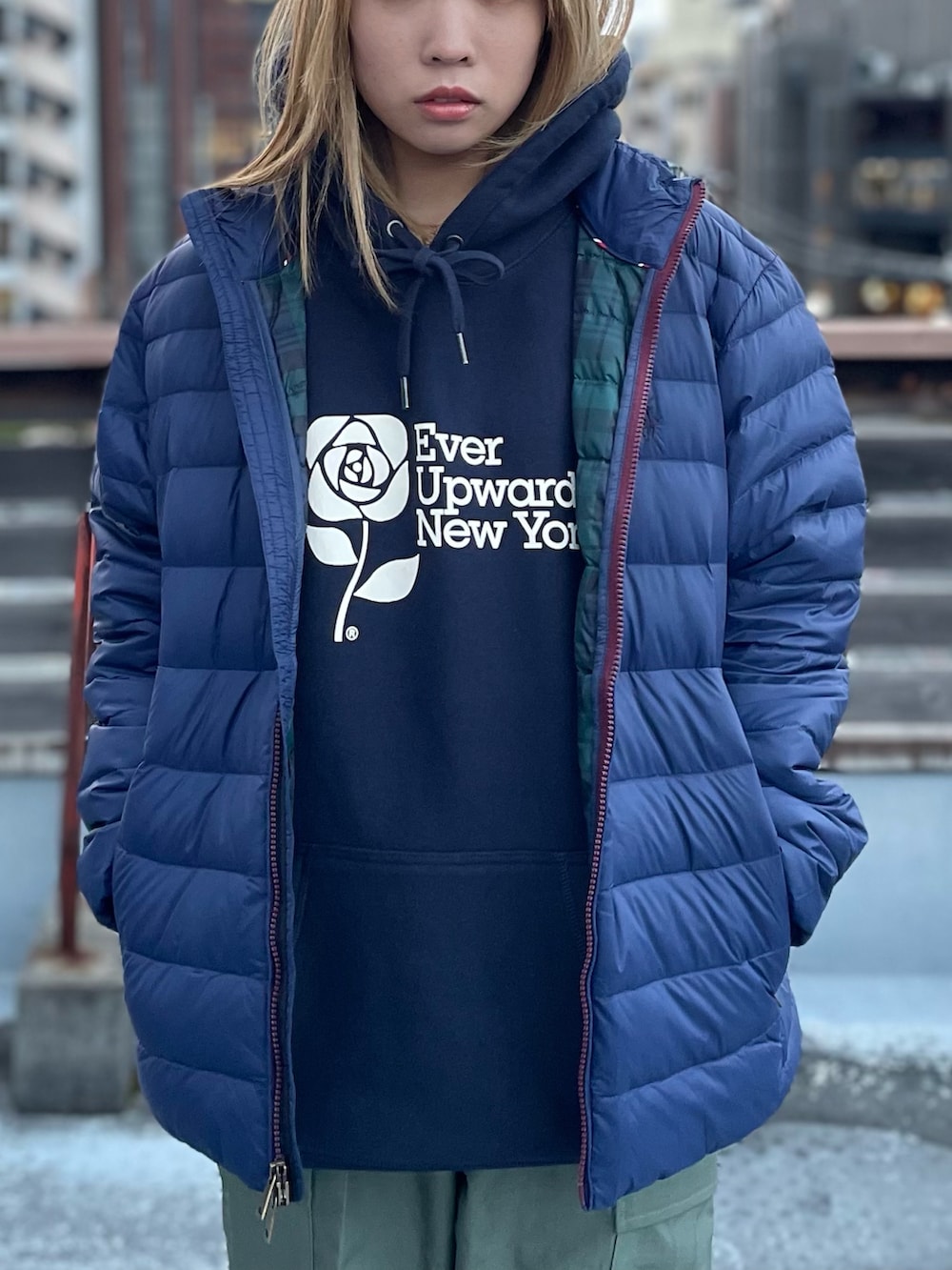 「benchkyoto、カジュアルコーデ、シンプルコーデ、冬コーデ、ootd、お洒落さんとつながりたい、ストリートコーデ、ワイドパンツ、オーバーサイズ、ストリート、street、休日コーデ、ラルフローレン」｜「POLO RALPH LAURENのアイテム（ダウンジャケット/コート、ブルー系）」を使った、BENCHさん（レディース・158cm）の冬コーディネートの2枚目の写真