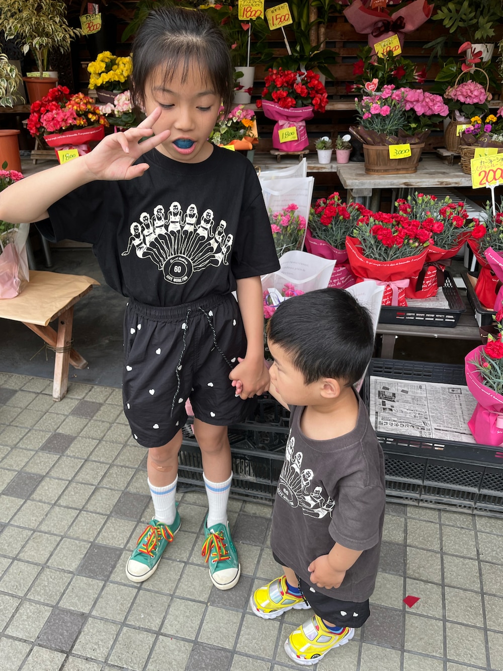 「プチプラ、カジュアルコーデ、コンバース、リンクコーデ、休日スタイル」｜「CONVERSEのCHILD ALL STAR N PP COLORS Z OX / チャイルド　オールスター　Ｎ　ＰＰ　カラーズ　Ｚ　ＯＸ（スニーカー、グリーン系）」を使った、miperoさん（キッズ・135cm）の春コーディネートの3枚目の写真