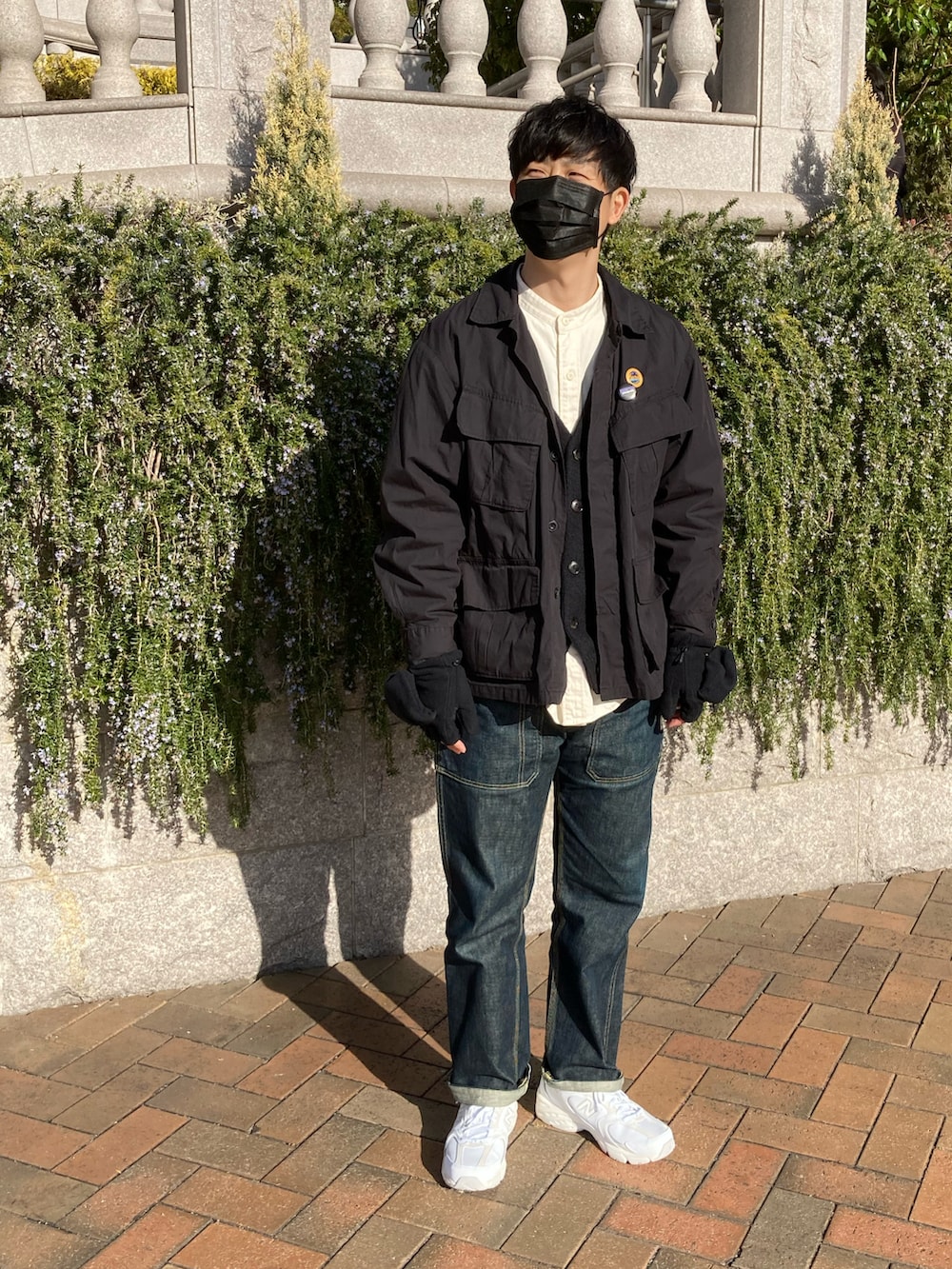 「シンプル、メンズファッション、今日のコーデ、おしゃれさんと繋がりたい、いいね、save、フォローお願いします🤑、ニューバランス、sassafras、ユニクロ、UNIQLO、GU、ジーユー、白スニーカー、スニーカーコーデ、NEWBALANCE、無印良品」｜「GUのアイテム（ジャケット/アウター、ブラック系）」を使った、metsan1986さん（メンズ・177cm）の冬コーディネートの2枚目の写真