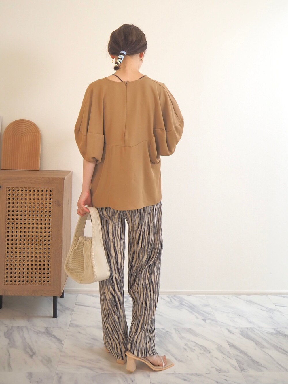 「a:mureの袖パフトップス（Tシャツ/カットソー、ベージュ系）」を使った、❁ a i  ❁さん（レディース・158cm）の春コーディネートの3枚目の写真