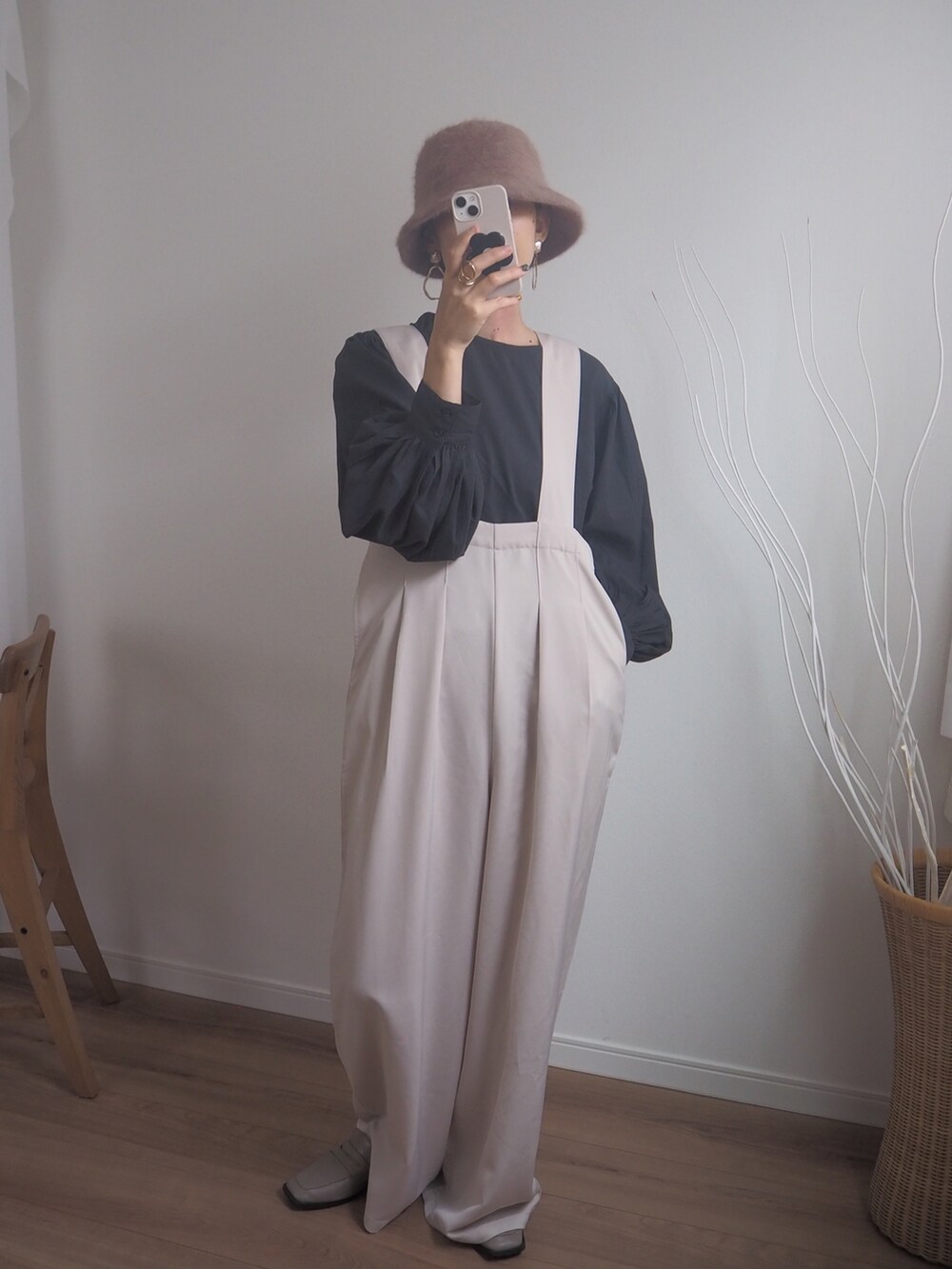 「秋冬コーデ、シンプルコーデ、休日スタイル、ラクチンコーデ、おしゃれさんと繋がりたい、プチプラコーデ」｜「polcadotのアンゴラ ベルハット（ハット、ベージュ系）」を使った、❁ a i  ❁さん（レディース・158cm）の秋コーディネートの3枚目の写真