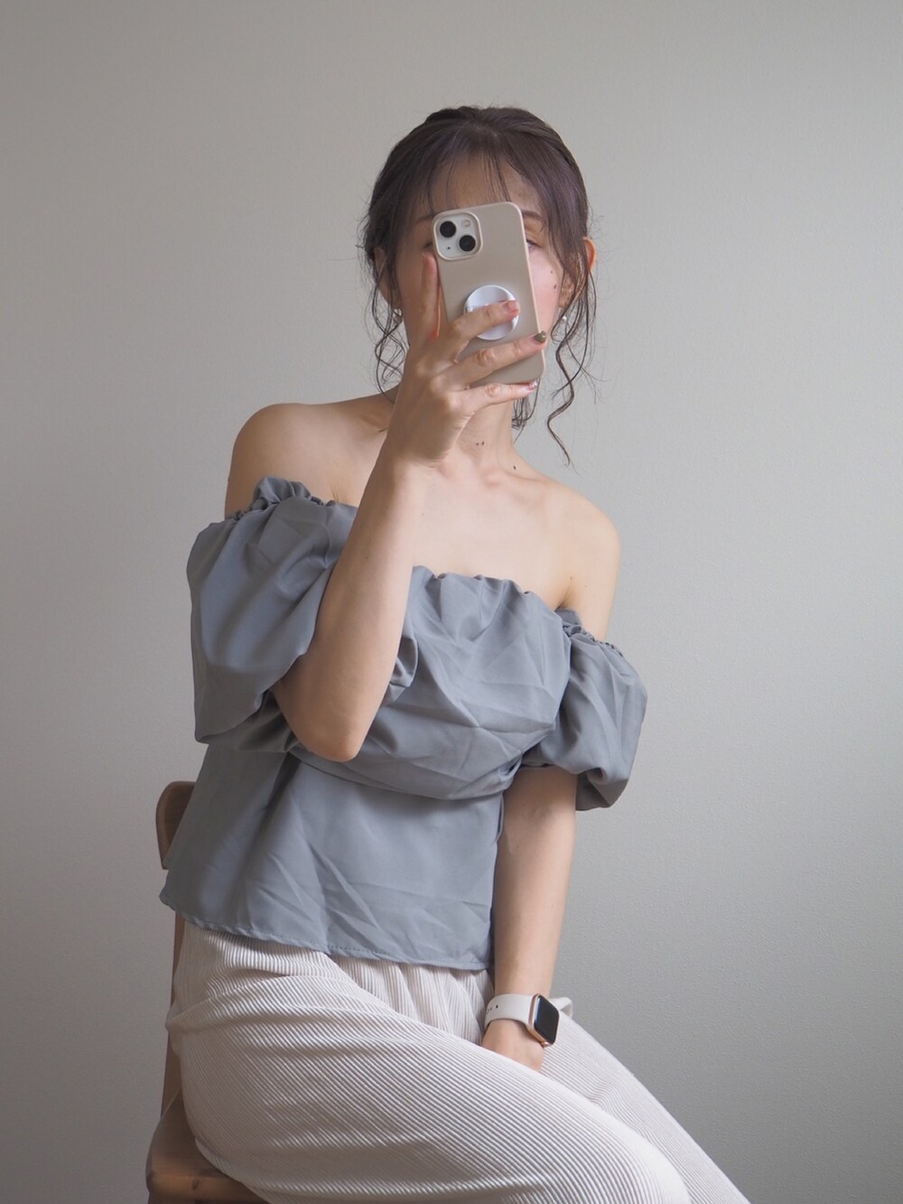 「シンプルスタイル、オトナ女子、オトナカワイイ」｜「deux amourのオフショルクロップドフレアブラウス（シャツ/ブラウス、グレー系）」を使った、❁ a i  ❁さん（レディース・158cm）の夏コーディネートの4枚目の写真
