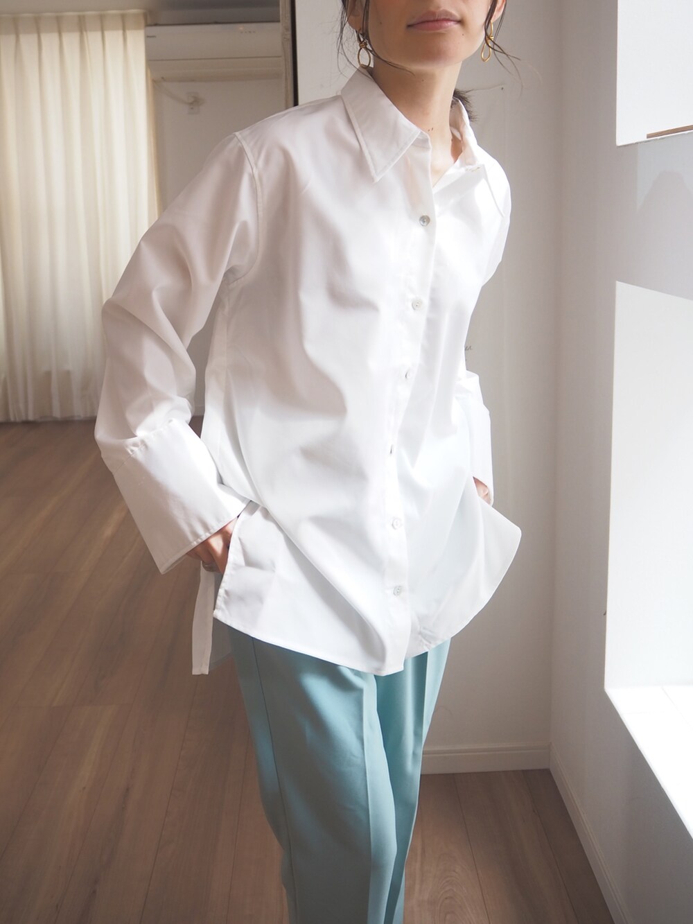 「春服デビュー宣言、春服、春服みてみて、着回しコーデ、パンツコーデ、カラーパンツ」｜「ECRIREのベルスリーブBL（シャツ/ブラウス、ホワイト系）」を使った、❁ a i  ❁さん（レディース・158cm）の春コーディネートの2枚目の写真