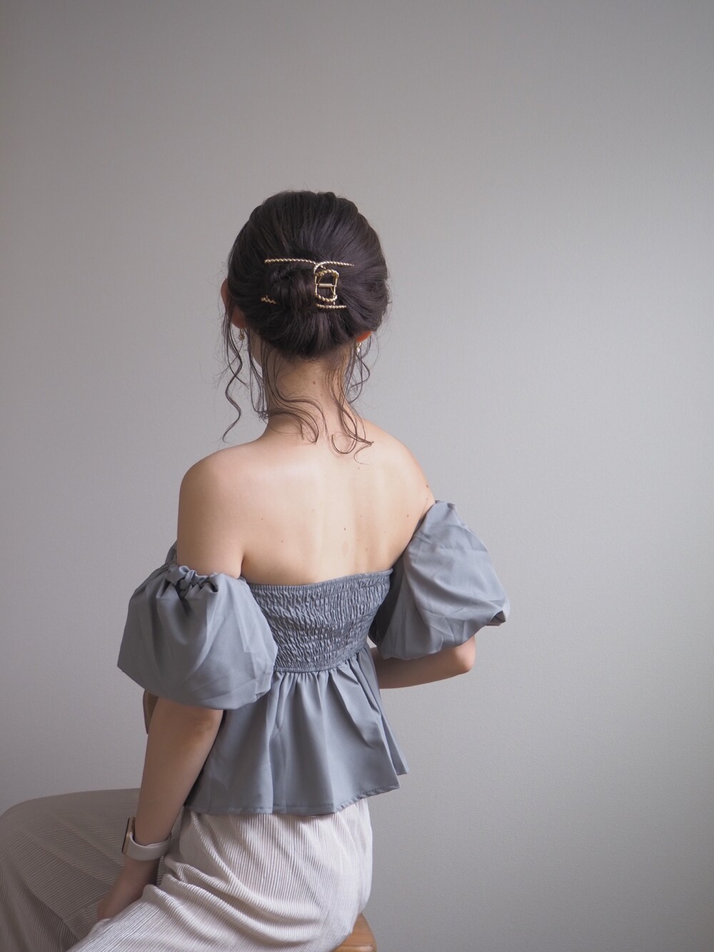 「シンプルスタイル、オトナ女子、オトナカワイイ」｜「deux amourのオフショルクロップドフレアブラウス（シャツ/ブラウス、グレー系）」を使った、❁ a i  ❁さん（レディース・158cm）の夏コーディネートの5枚目の写真