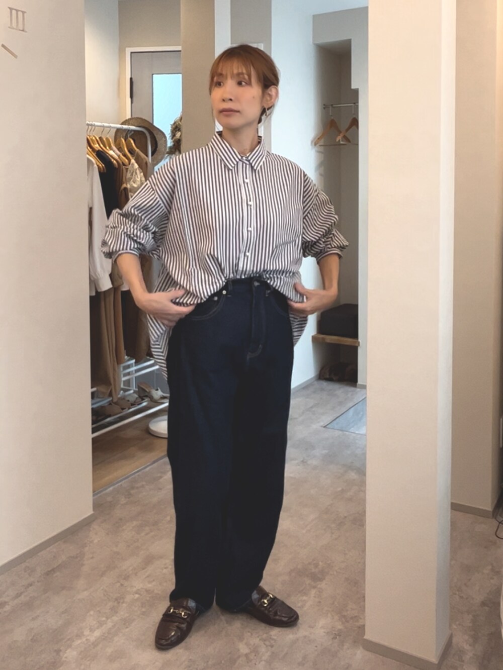 「シンプルスタイル、楽チンコーデ、オトナ女子」｜「floristの【2way】バッグインバッグ付き編み込みショルダートートバッグ（ハンドバッグ、ベージュ系）」を使った、❁ a i  ❁さん（レディース・158cm）の夏コーディネートの2枚目の写真