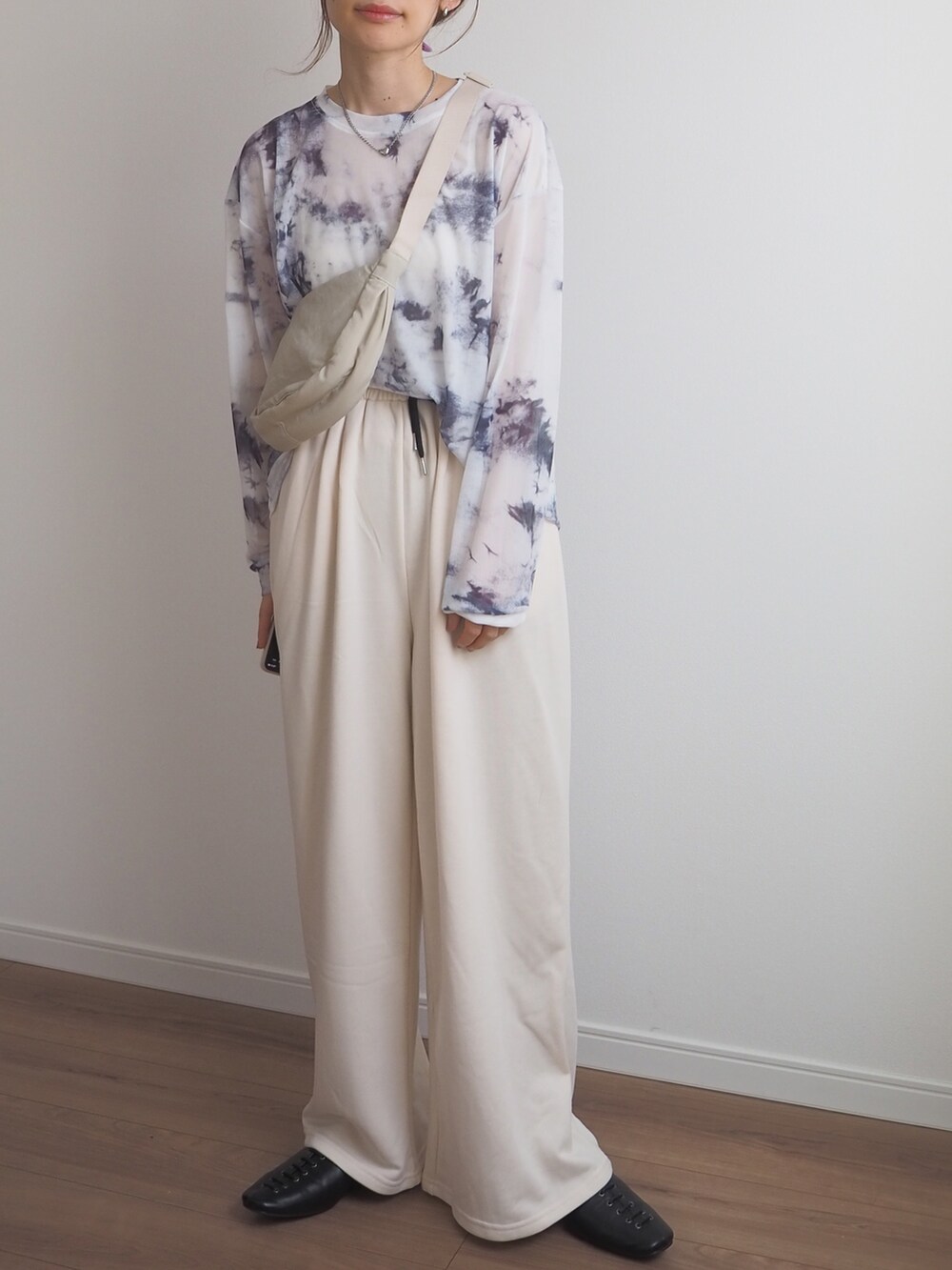 「休日コーデ、カジュアルコーデ、ラクチンコーデ」｜「deux amourのシアー柄長袖トップス（その他トップス、グレー系）」を使った、❁ a i  ❁さん（レディース・158cm）の春コーディネートの2枚目の写真