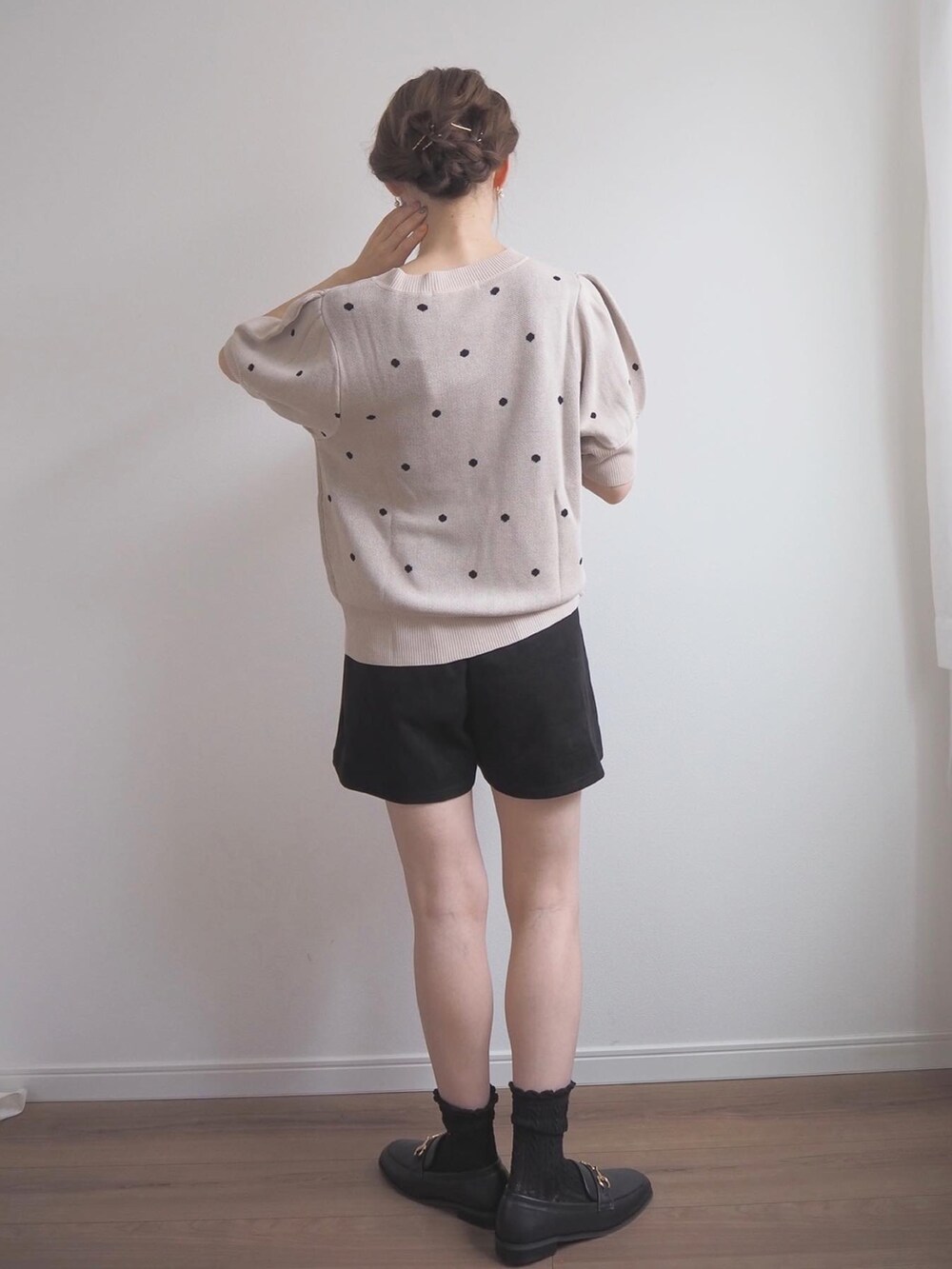 「このスタイルがお気に入り、シンプルスタイル、大人女子、おしゃれさんと繋がりたい」｜「GeeRAの2023 SS ドット柄サマーニットプルオーバー（ニット/セーター、ベージュ系）」を使った、❁ a i  ❁さん（レディース・158cm）の夏コーディネートの2枚目の写真