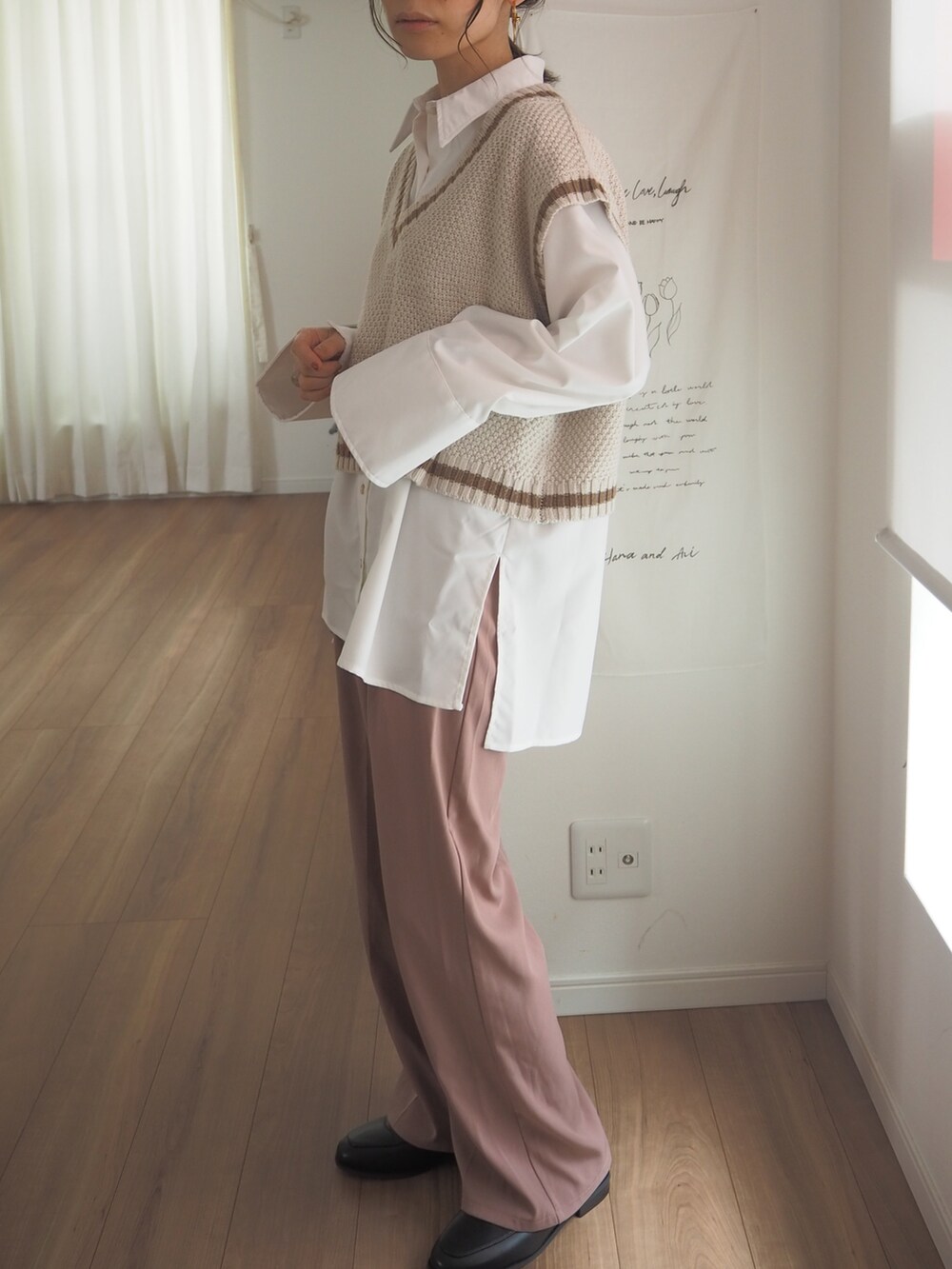 「春服デビュー宣言、春服、春服みてみて、着回しコーデ、パンツコーデ、カラーパンツ」｜「ECRIREのベルスリーブBL（シャツ/ブラウス、ホワイト系）」を使った、❁ a i  ❁さん（レディース・158cm）の春コーディネートの3枚目の写真