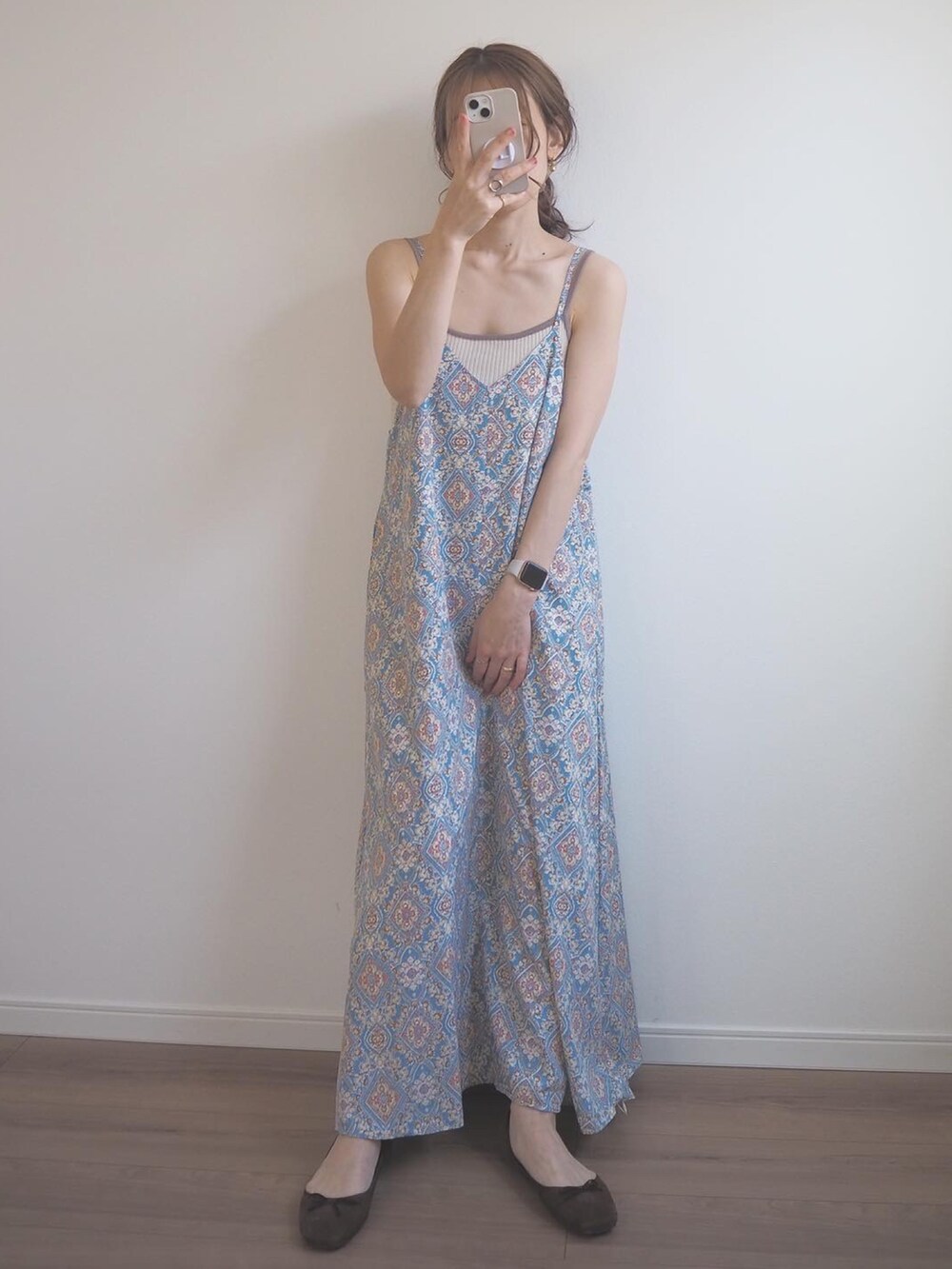「休日コーデ、オトナ女子、ラフコーデ、お洒落さんとつながりたい」｜「CORNERSのマルチパターンバックリボンキャミワンピース（ワンピース、ブルー系）」を使った、❁ a i  ❁さん（レディース・158cm）の夏コーディネートの5枚目の写真