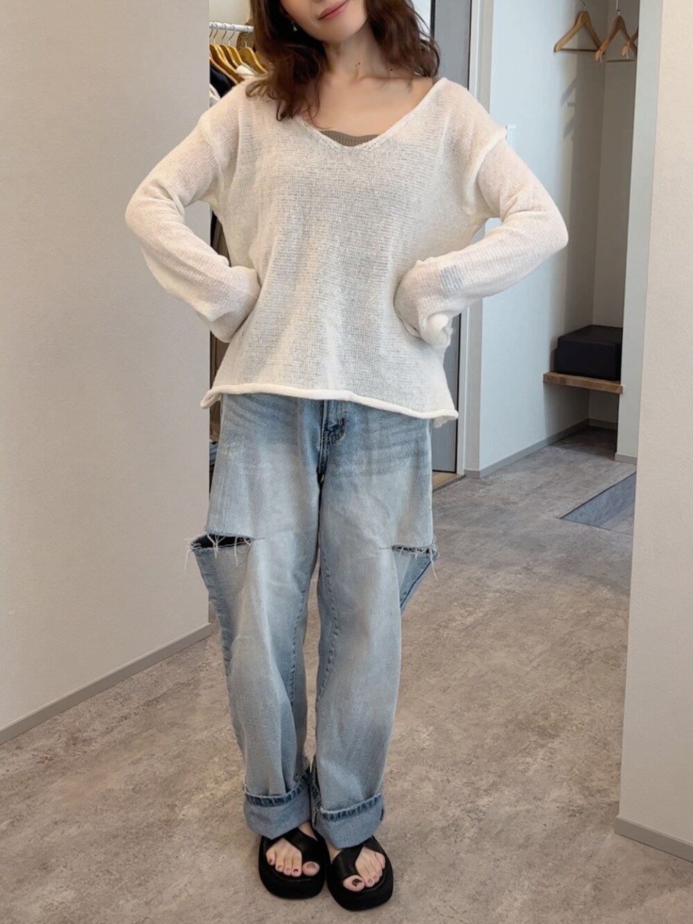 「シンプルスタイル、楽チンコーデ、オトナ女子」｜「deux amourのシースルー透かし編み長袖クルーネックトップス（その他トップス、ホワイト系）」を使った、❁ a i  ❁さん（レディース・158cm）の夏コーディネートの2枚目の写真
