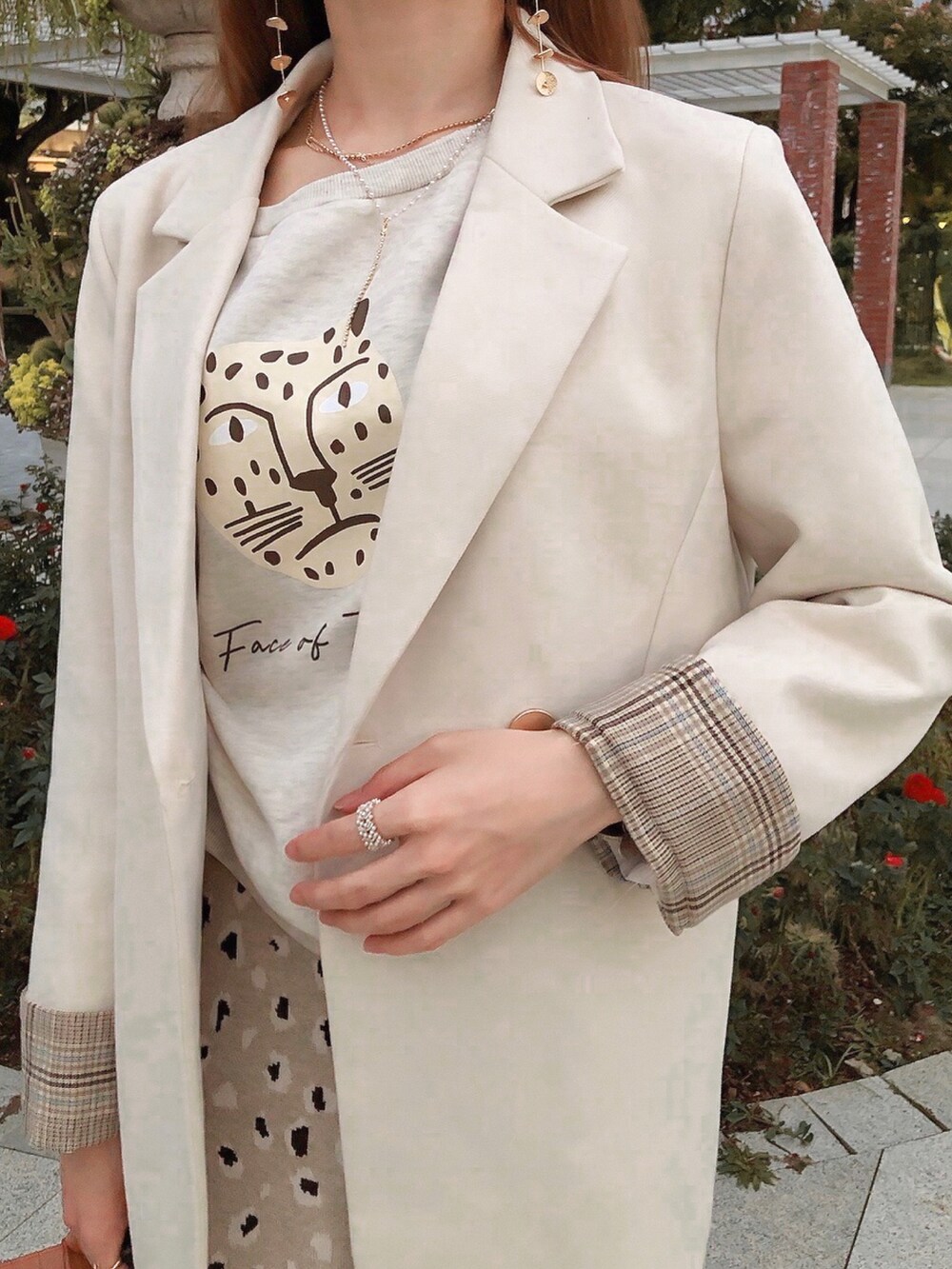 「STYLE、Taiwan、fashion、ootd、WOMEN、TAIPEI、oldskool、2021AW、韓系、西裝外套」｜「MIN HU’sのアイテム（スーツジャケット、ホワイト系）」を使った、MIN HU’sさん（レディース・162cm）の秋コーディネートの5枚目の写真