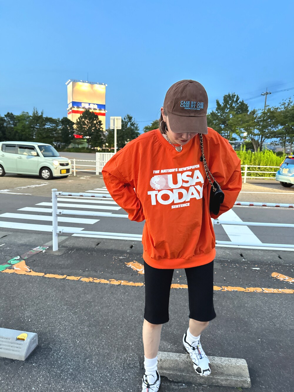 「ハーフパンツ、秋コーデ、きれいめカジュアル、秋服準備はじめました、パンツコーデ、バイカーパンツ、プチプラコーデ」｜「mignonのアイテム（パンツ、ブラック系）」を使った、mioさん（レディース・165cm）の秋コーディネートの3枚目の写真