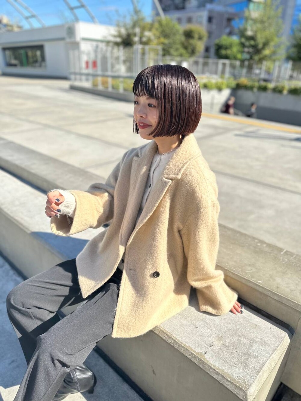 「ブーツ、高身長、ワントーン、カジュアル、テーマパーク、デート/ロマンティック、女子会、SNAP_apart by lowrys、apart by lowrys、アウター、コート」｜「A part byのスクエアステッチショートブーツ（ブーツ、ブラック系）」を使った、ａｉｋａさん（レディース・168cm）の秋コーディネートの4枚目の写真