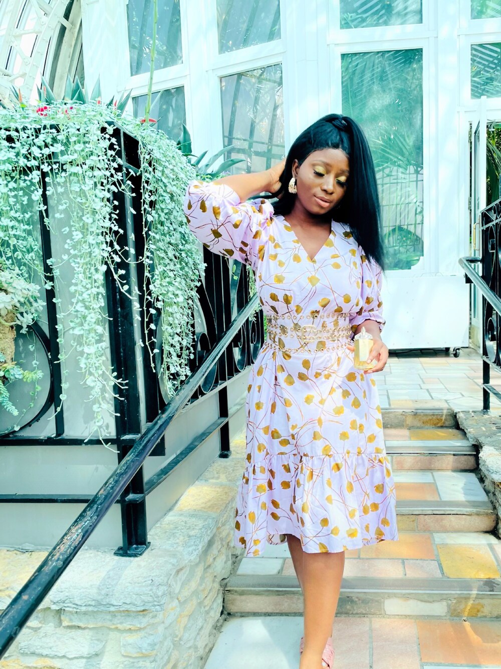 その他のドレスを着用したレディースの秋コーディネートの3枚目の写真