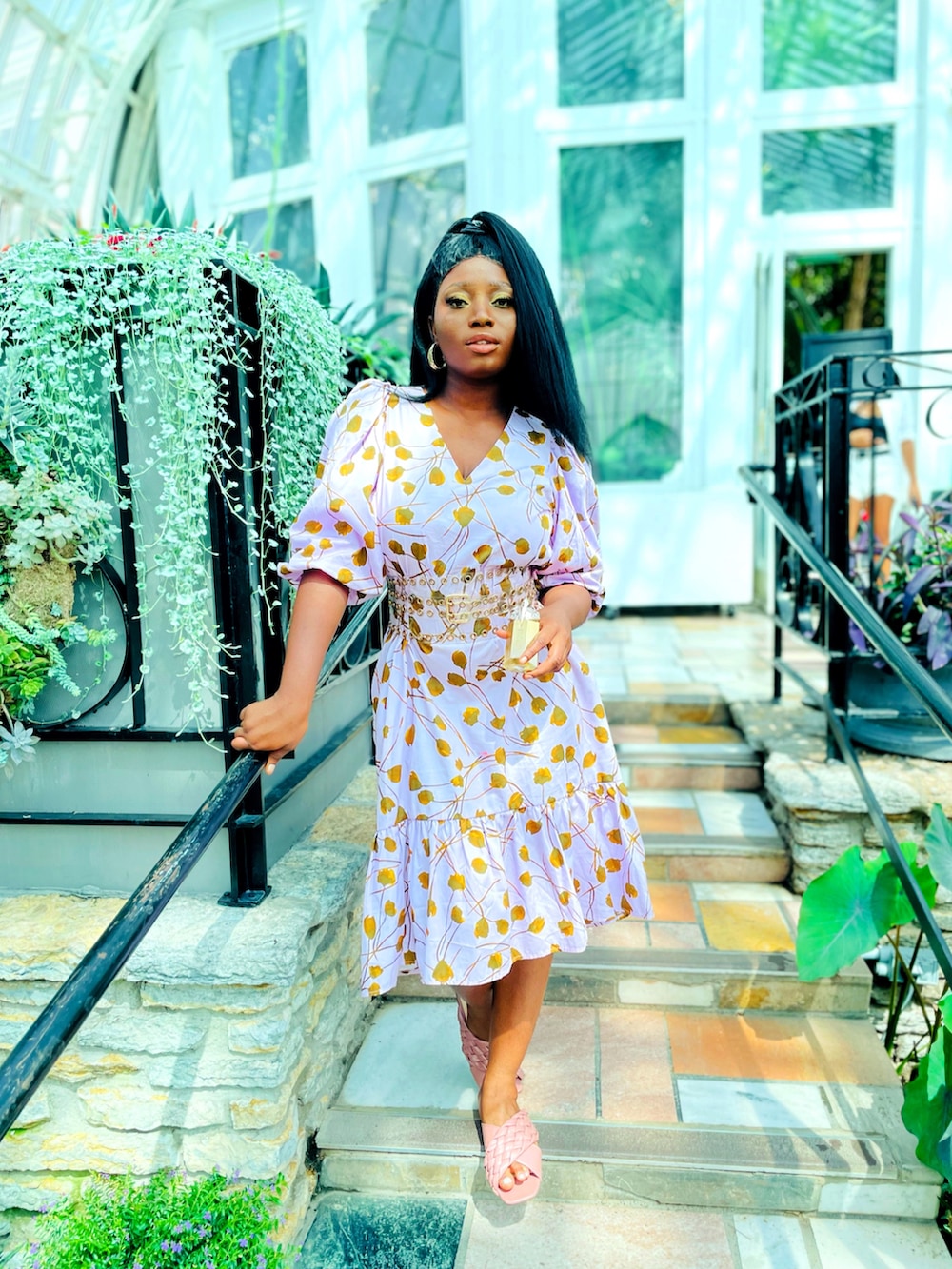 その他のドレスを着用したレディースの秋コーディネートの2枚目の写真