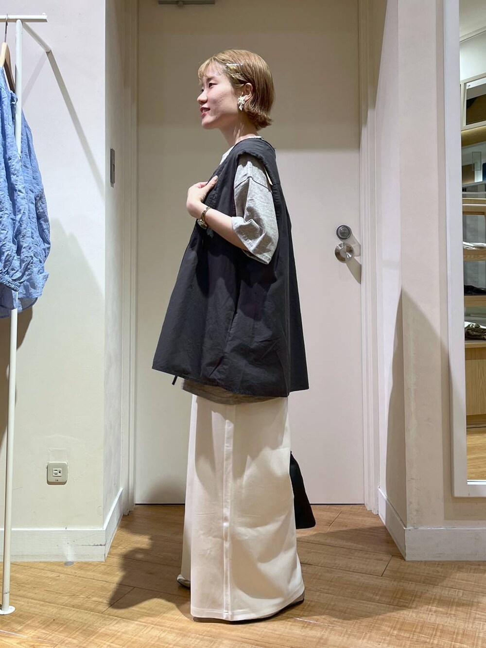 レディースの秋コーディネートの2枚目の写真