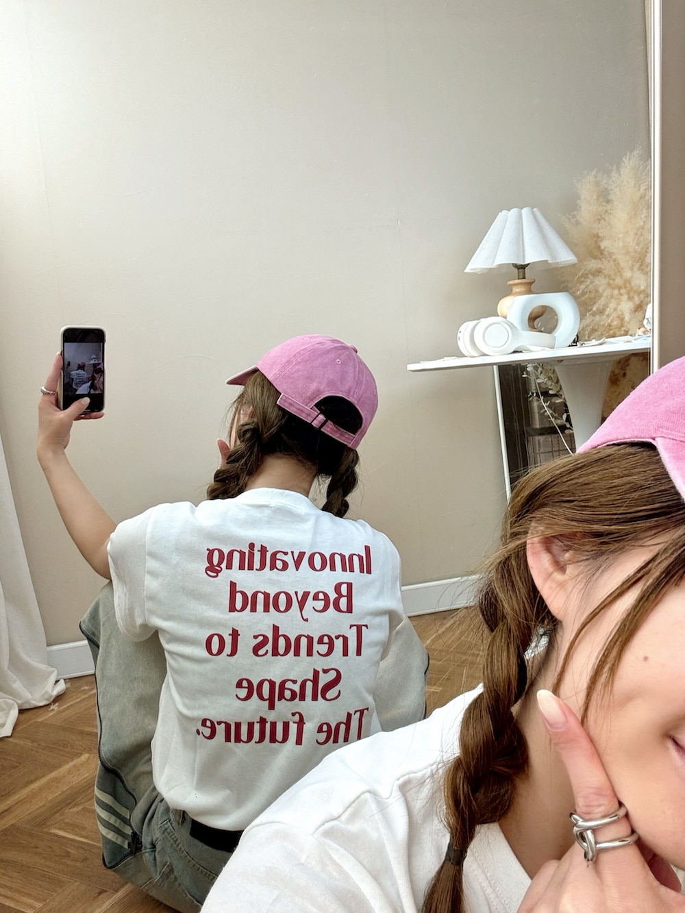 「韓国ファッション、夏コーデ、デニム、WEGO、プリントT、大人カジュアル、大人かわいい、Tシャツ、高身長女子、アディレニウム、adidas、adidas originals、デニムパンツ」｜「WEGOのWEGO/【25年春夏新作★WEB限定】グラフィックTシャツ（Tシャツ/カットソー、その他）」を使った、ゆんさん（レディース・165cm）の春コーディネートの2枚目の写真