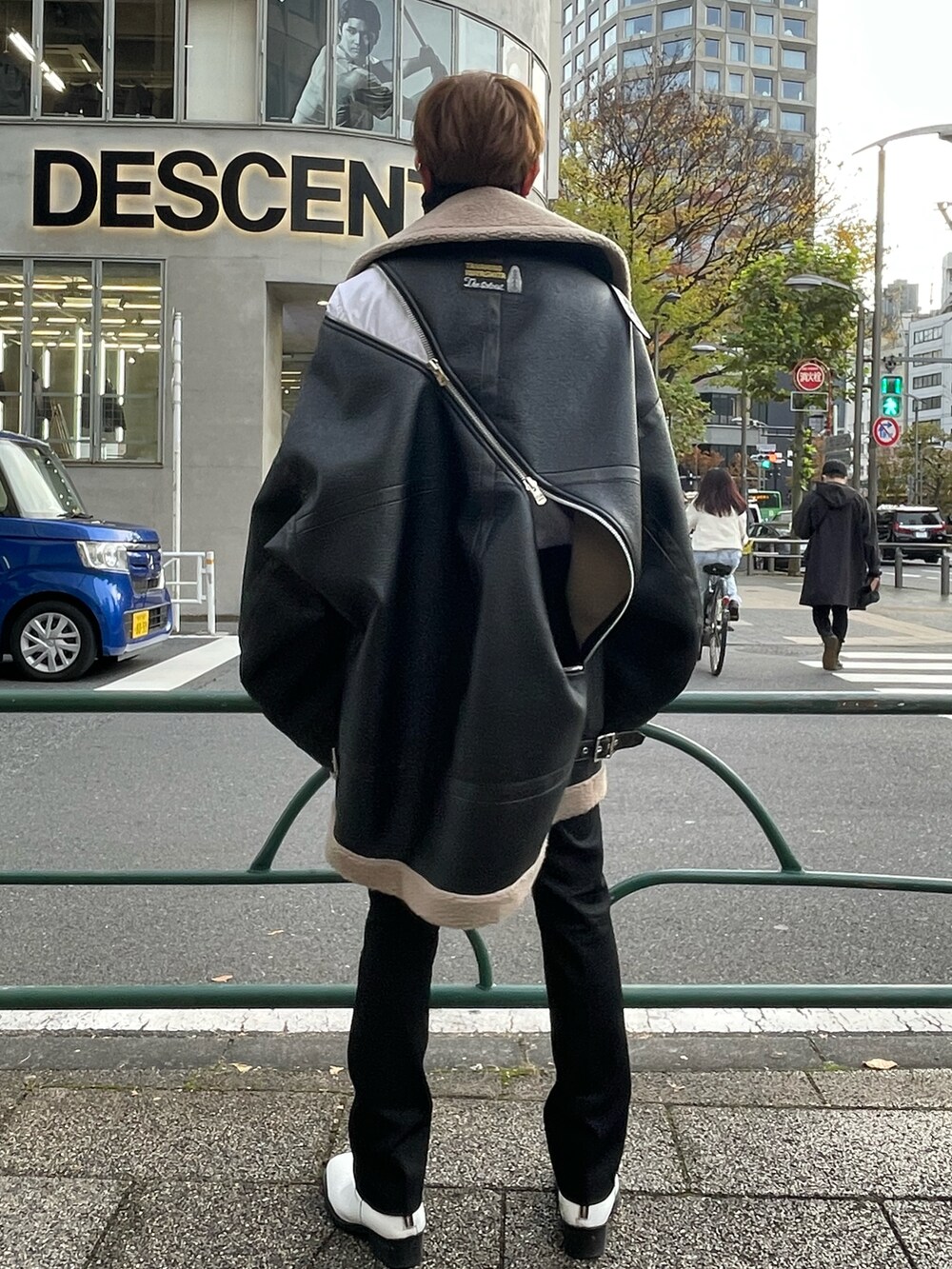 その他のジャケット/アウターを着用したメンズの秋コーディネートの3枚目の写真