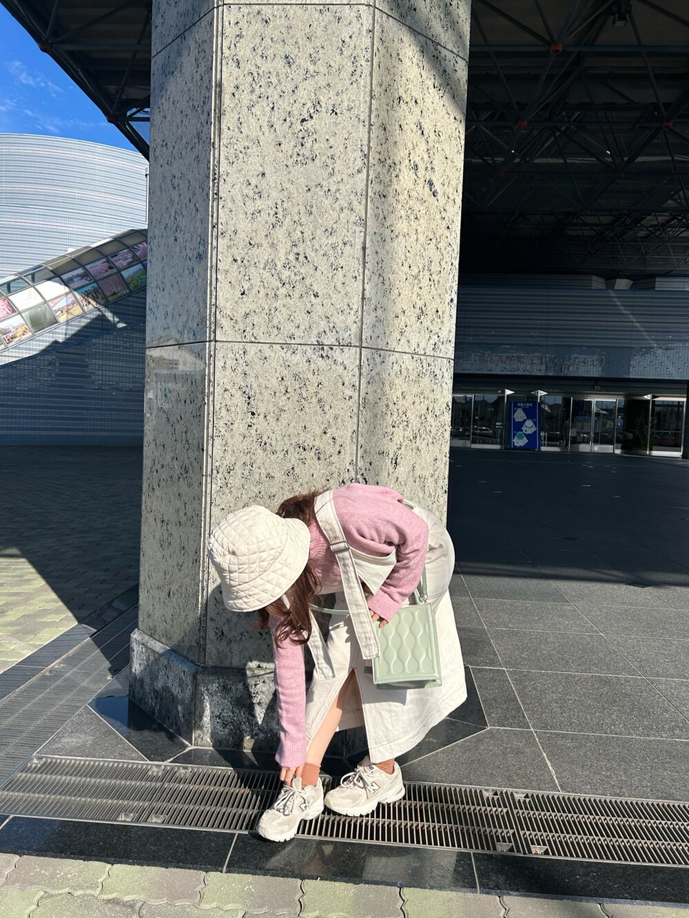 レディースの冬コーディネートの2枚目の写真