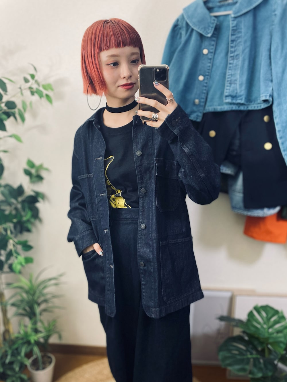 「ファッションを楽しもう、今日のコスメと服、休日スタイル、お出かけコーデ、大人カジュアル、シンプルコーデ、ストリート、ビッグシルエット、UNIQLO、プチプラ、低身長、ジャケット、デニム、ショルダーバッグ、スニーカー」｜「UNIQLOのアイテム（デニムジャケット、ブルー系）」を使った、moratoriamu.さん（レディース・155cm）の秋コーディネートの2枚目の写真