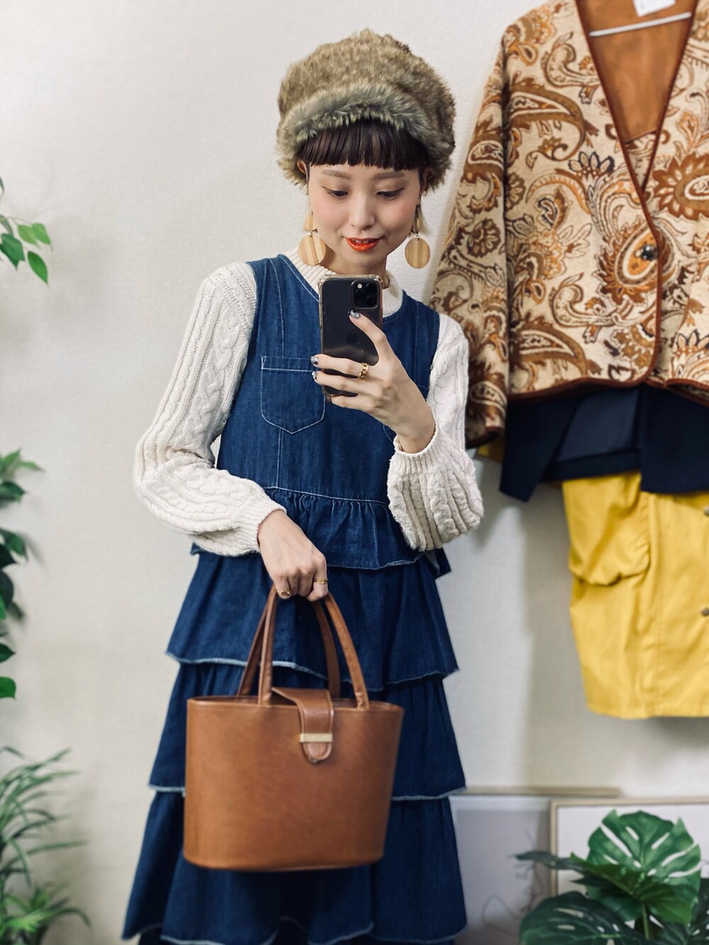 「新星WEARISTAにエントリー、マイベストコーデ2023、冬コーデ、クリスマスに着たい服、休日スタイル、お出かけコーデ、ビッグシルエット、プチプラ、ファー小物、冬アウター、コート、キルティング、デニム、ワンピース、Dr.Martens」｜「Sense of GraceのSense of Grace/センスオブグレイス　CURRO WATCH（ハット、ベージュ系）」を使った、moratoriamu.さん（レディース・155cm）の冬コーディネートの4枚目の写真