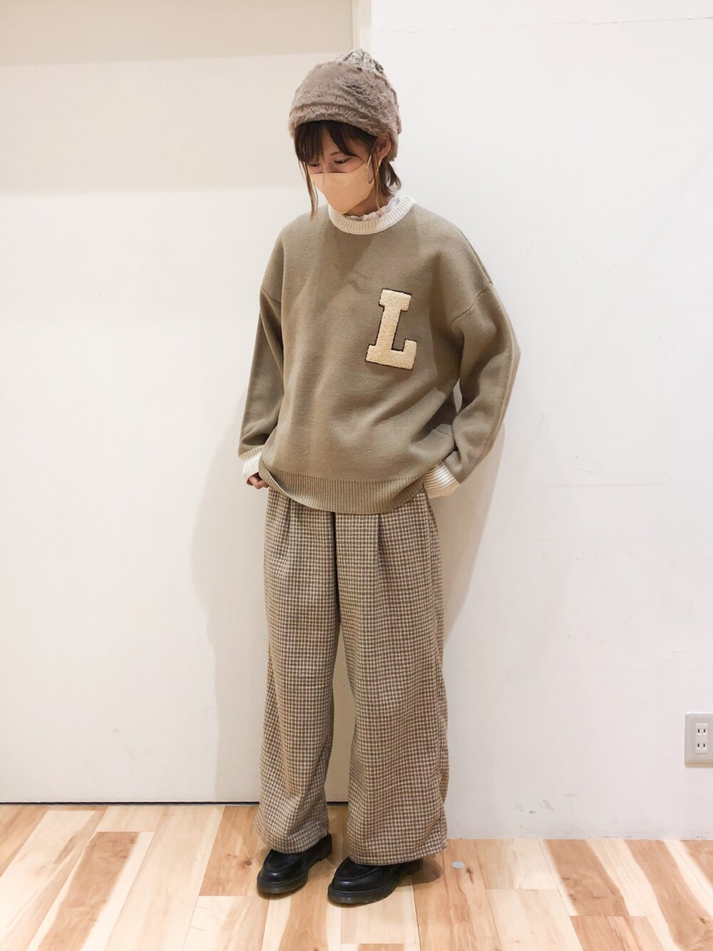 レディースの秋コーディネートの2枚目の写真