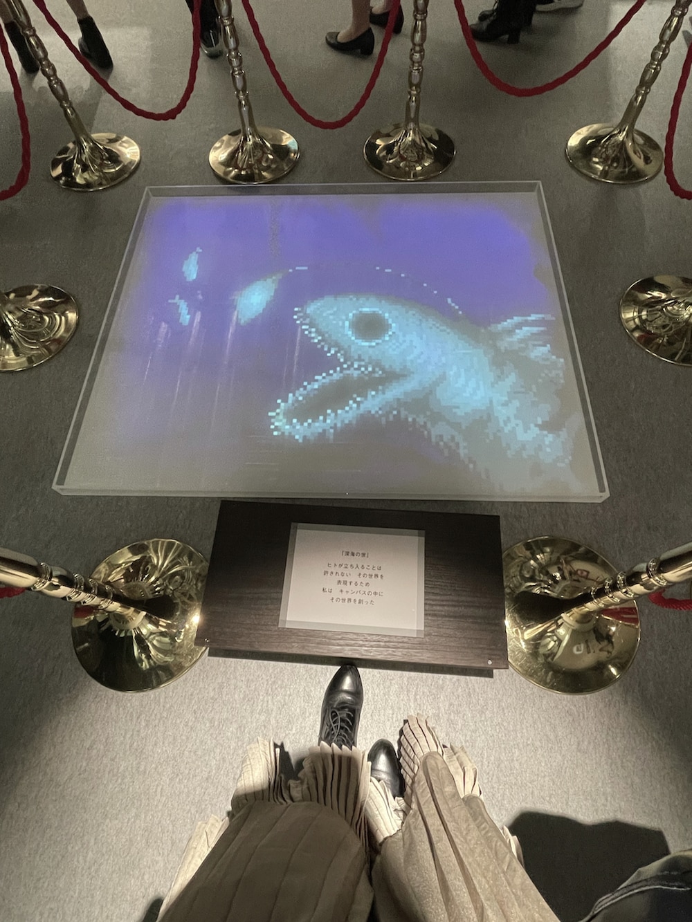 「ゲルテナ展、美術館コーデ、ロングスカート、シャツスタイル」｜「Fashion Letterのエコレザー ダブルライダースジャケット ライトアウター（ライダースジャケット、ブラック系）」を使った、むぎちゃんさん（レディース・163cm）の春コーディネートの3枚目の写真