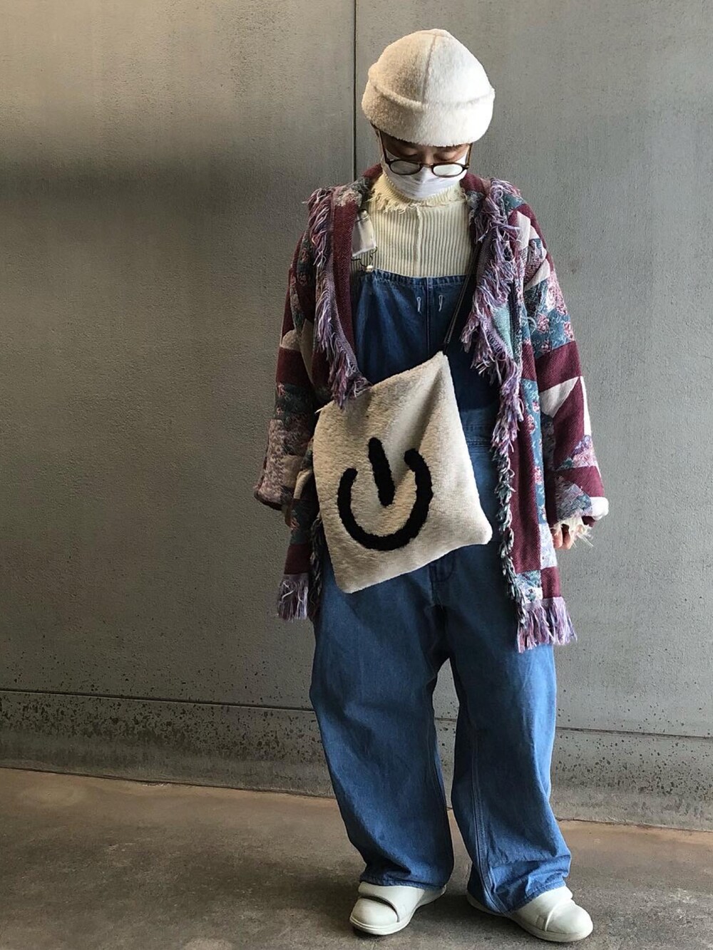 「パッチワーク、パッチワークジャケット、フリンジ、vintage、古着MIX、ボアキャップ、オーバーオール、クリスマスに着たい服」｜「VINTAGEのアイテム（ジャケット/アウター、その他）」を使った、アクロン🚛🎶さん（レディース・164cm）の冬コーディネートの2枚目の写真