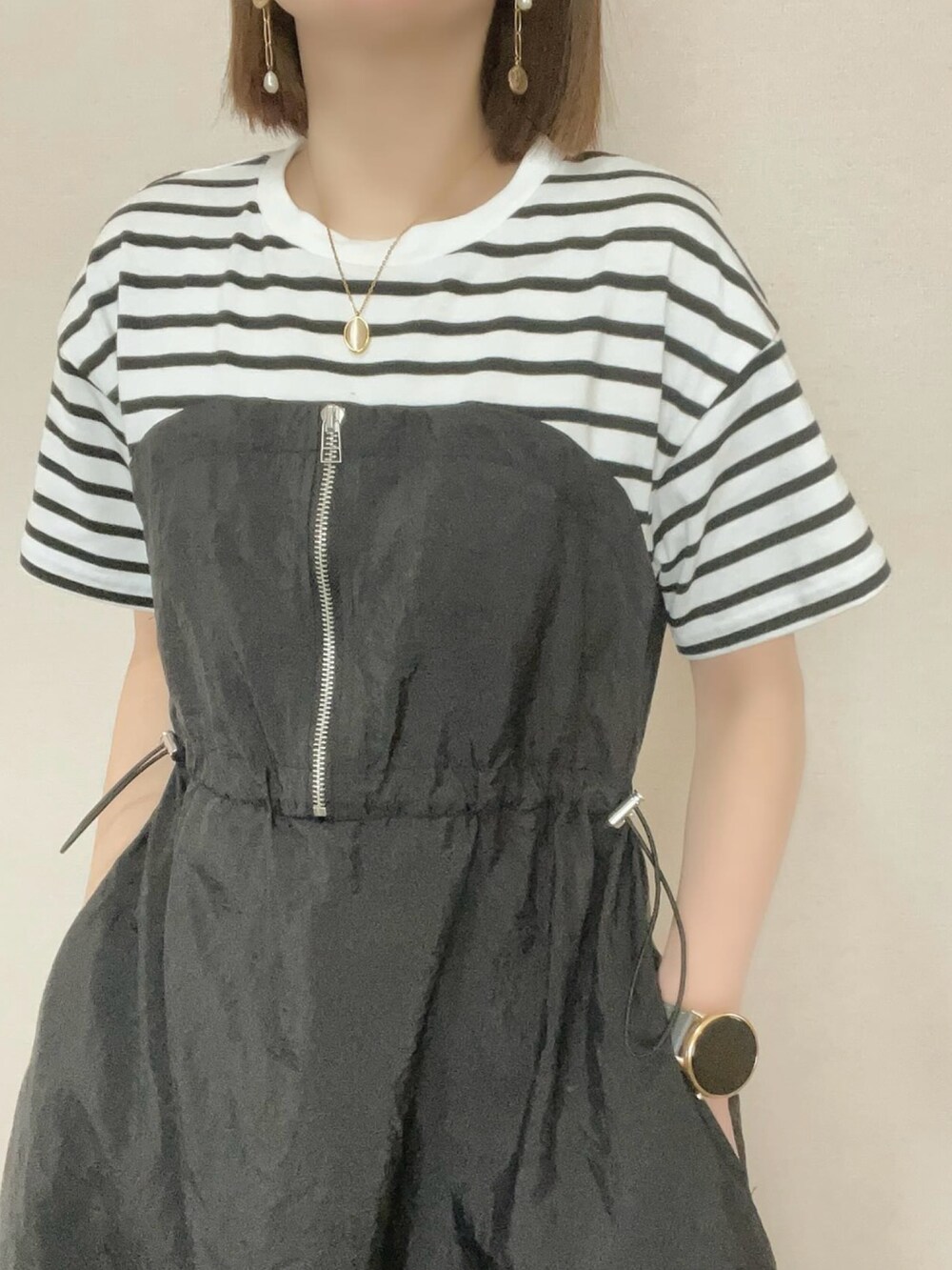 「キャップ、ジーラ、GeeRA、PRADA、ママコーデ、プチプラ、低身長、低身長コーデ」｜「GeeRAのハーフジップビスチェドッキングワンピース（ワンピース、ホワイト系）」を使った、さにぃ。さん（レディース・153cm）の春コーディネートの4枚目の写真