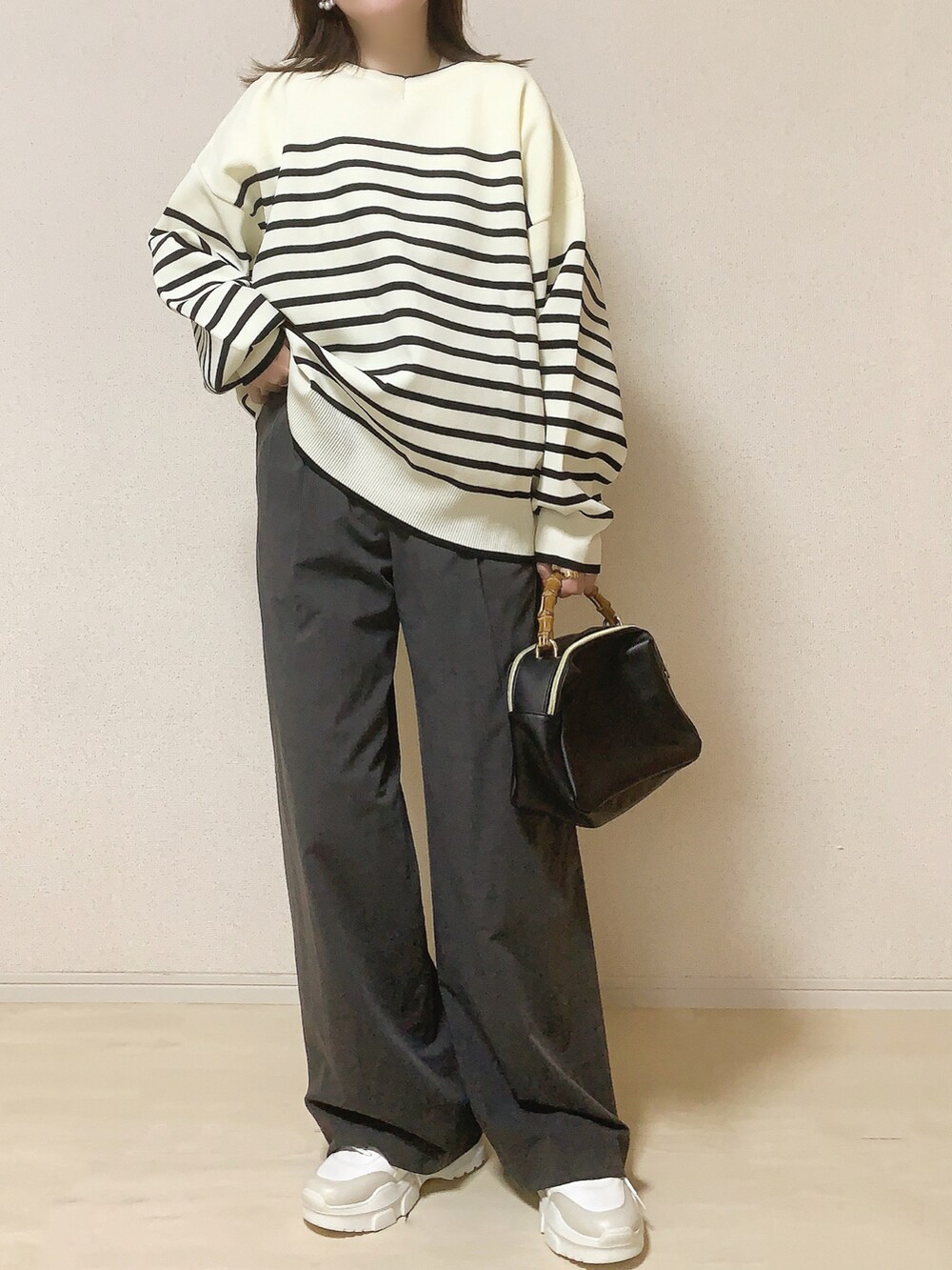 その他のカーディガン/ボレロ、その他のTシャツ/カットソーを着用したレディースの春コーディネートの2枚目の写真