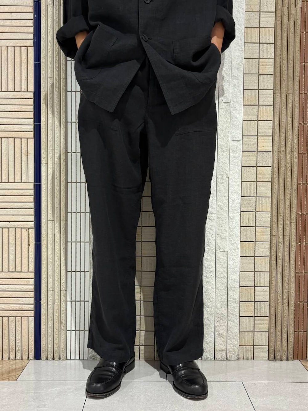 「カジュアル、モノトーン、オーバーサイズ、カジュアルコーデ、URBANRESEARCH、newarrival、暑い、きれいめ、キレイめコーデ、今から使える秋の先取りコーデ、ここでしか手に入らない別注アイテム、夏のブラックコーデ、私のイチ推しブランド、私のイチ押しブランド」｜「URBAN RESEARCHの『別注』LE VETEMENT ATLANTIQUE×UR　ワークパンツ（その他パンツ、ブラック系）」を使った、moo__se02さん（メンズ・175cm）の夏コーディネートの5枚目の写真