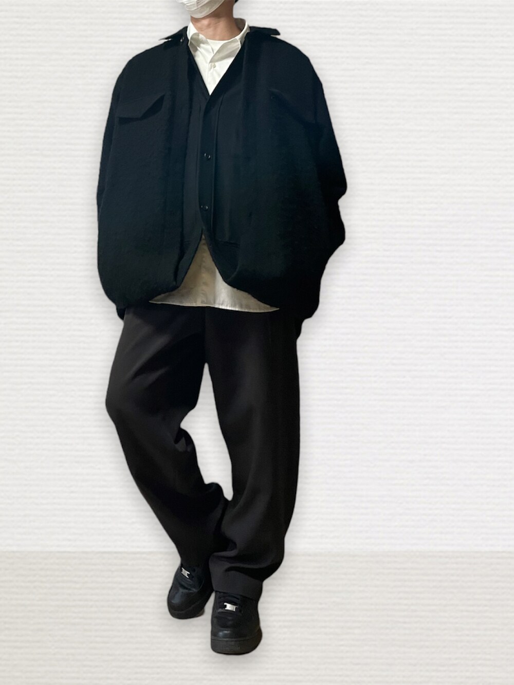 「シンプルコーデ、CPOジャケット、シャツスタイル、スラックス、スニーカー、stein、WYM、remer、NIKE」｜「WYM LIDNMの【WYM LIDNM】TENCEL RELAX WIDE SHIRT（シャツ/ブラウス、ホワイト系）」を使った、htkさん（メンズ・169cm）の春コーディネートの2枚目の写真