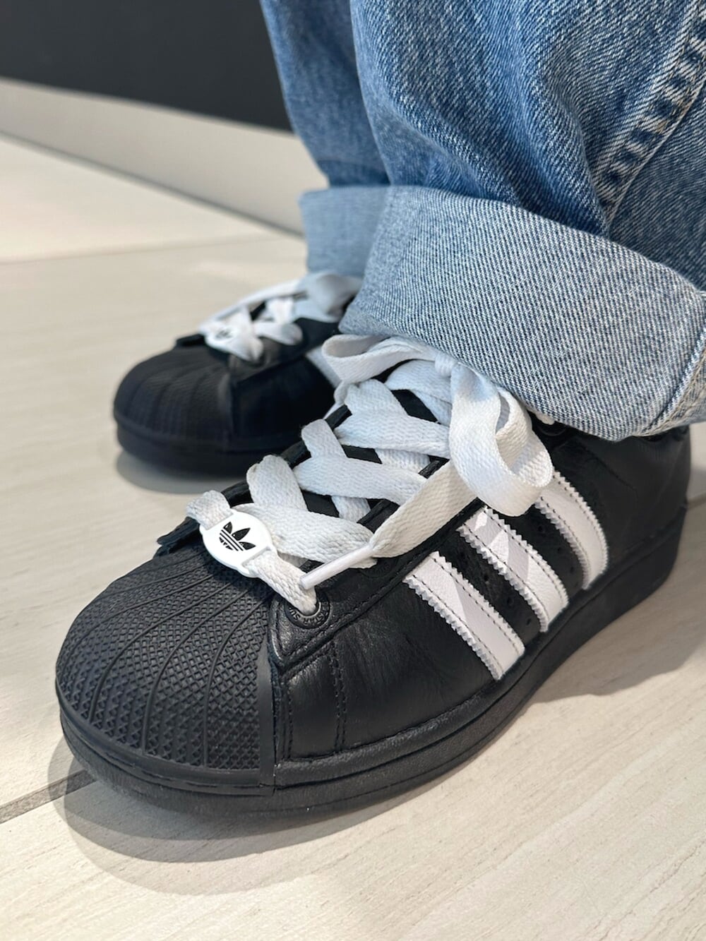 大人気 adidas SUPERSTAR II ユニセックス コーデに合わせやすい アディダス スーパースター adidas SUPERSTAR IIを使った人気