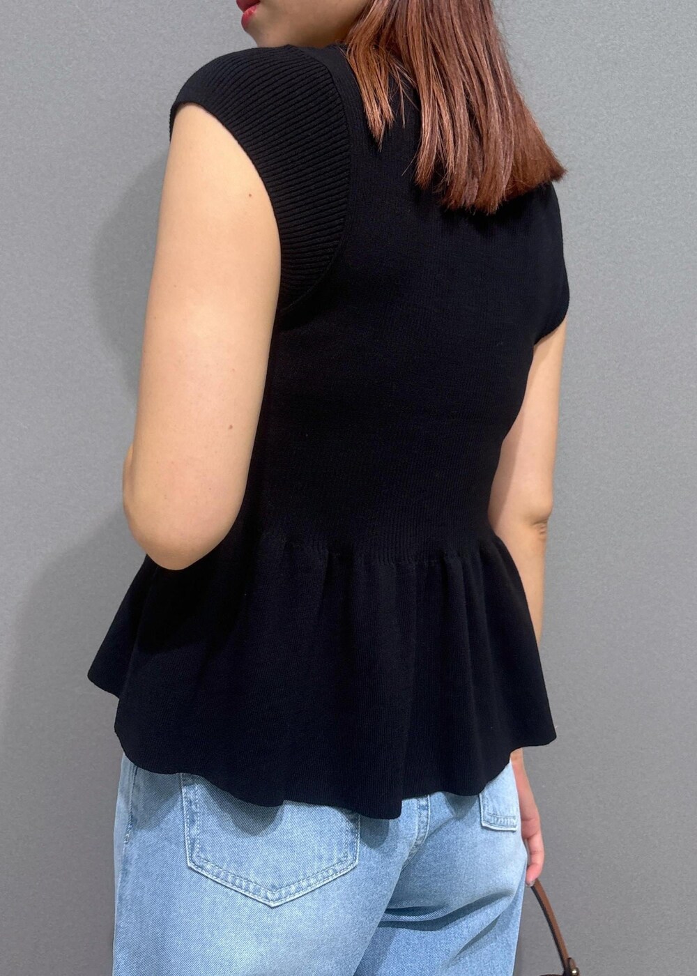 「visbag2025、初秋コーデ、お仕事コーデ、授業参観日コーデ、デートコーデ、お出かけコーデ、女子会コーデ、大人カジュアル、パンツスタイル、カジュアルコーデ、ヘルシーコーデ、フェミニンコーデ、シンプルコーデ、VIS、ナチュラル」｜「VISの【累計20,000点突破】【2WAY】ハートカットバッグ（ショルダーバッグ、ブラウン系）」を使った、ayukamiさん（レディース・167cm）の夏コーディネートの5枚目の写真