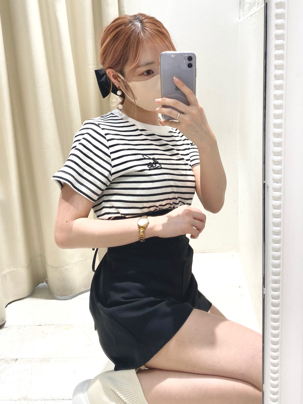 ホワイト系のTシャツ/カットソー、その他のその他パンツ、ホワイト系のブーツを着用したレディースの夏コーディネートの2枚目の写真
