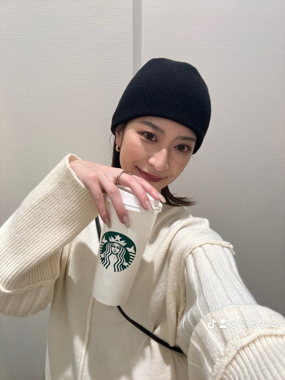 「ゆるコーデ、おでかけコーデ、冬ファッション、スウェット、スウェットパンツ、リブニット、ニット、ハイネック、サイドゴアブーツ、ブーツ、ストリートMIX、大人っぽコーデ、プチプラコーデ、パンツスタイル、高身長女子」｜「U.S. POLO ASSN.の裏起毛スウェットパンツ（スウェットパンツ、グレー系）」を使った、umiremi03さん（レディース・162cm）の冬コーディネートの4枚目の写真
